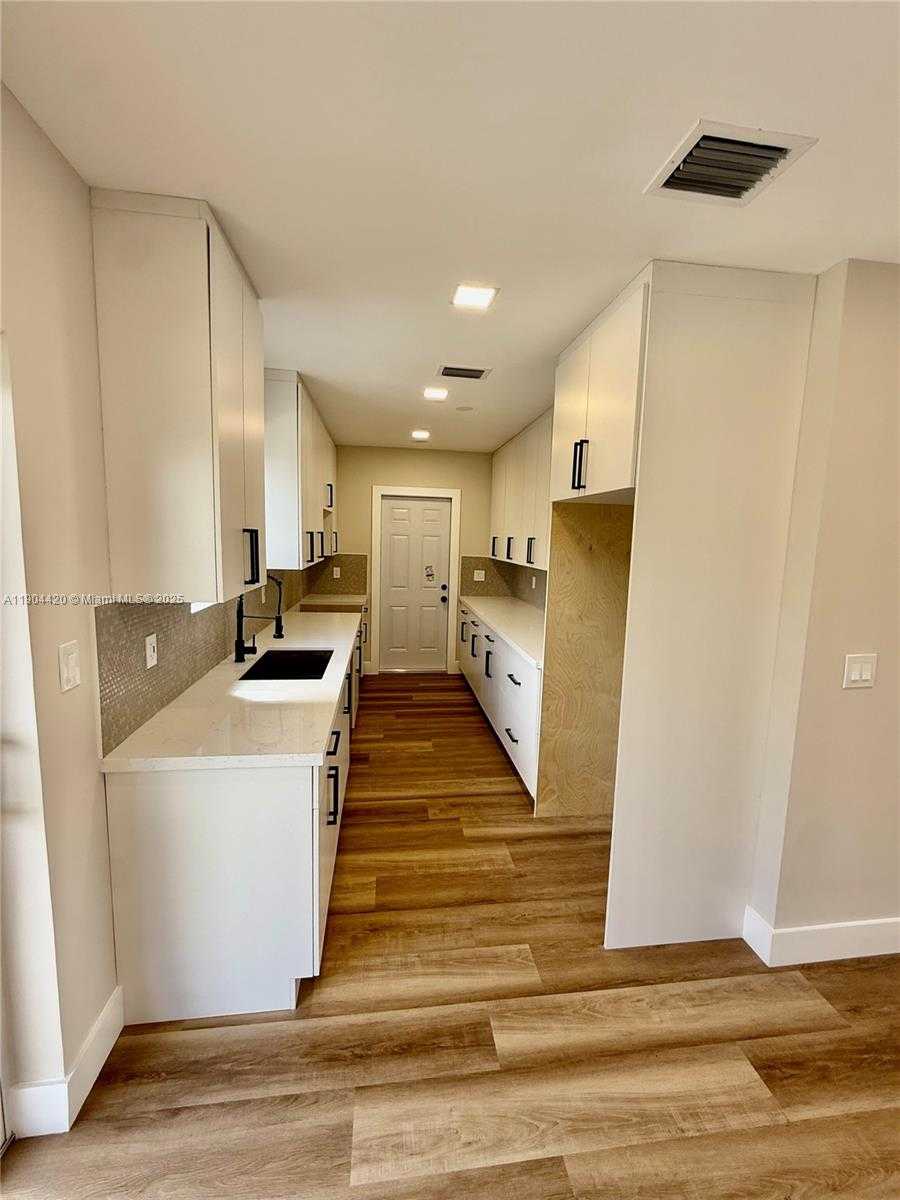 Small Image of 17025 NORTH WEST 38TH CT, Miami Gardens Number 5