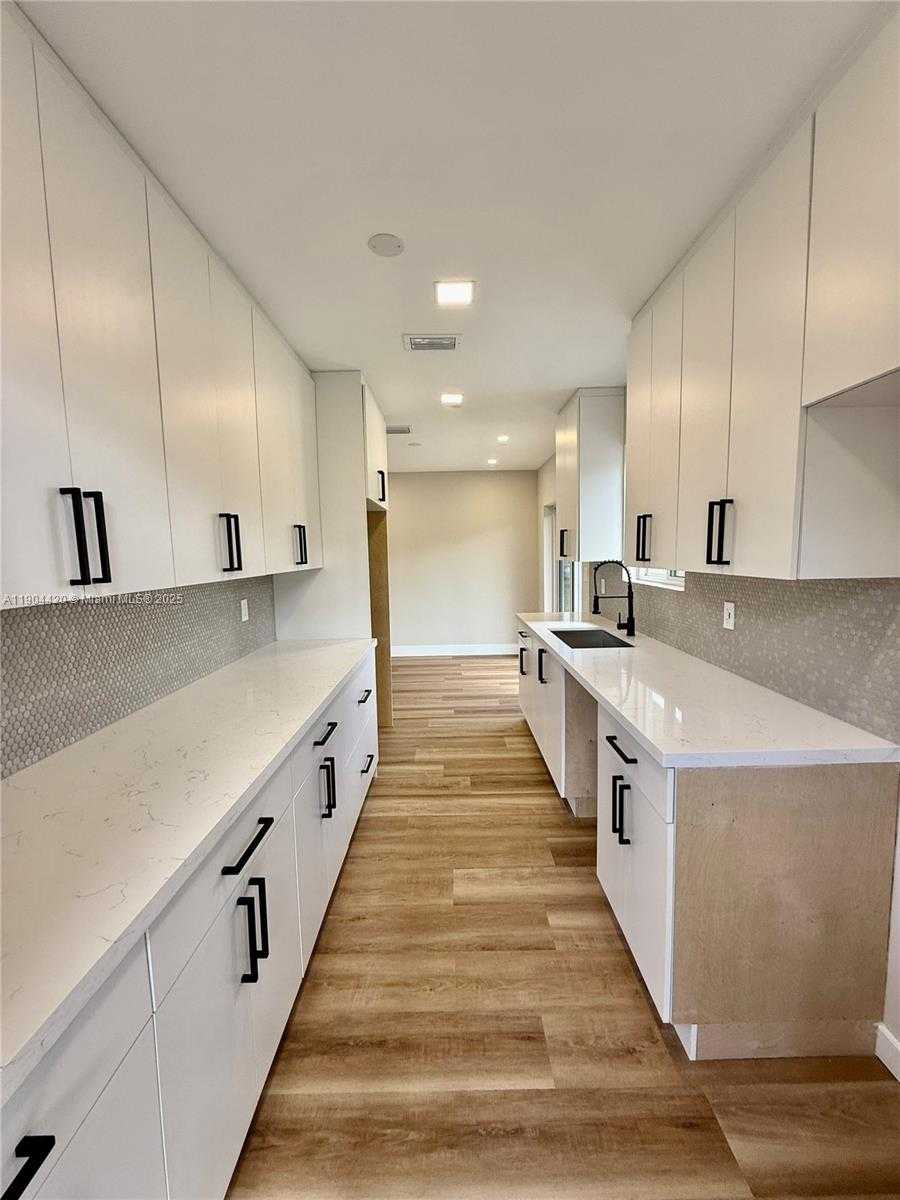 Small Image of 17025 NORTH WEST 38TH CT, Miami Gardens Number 6