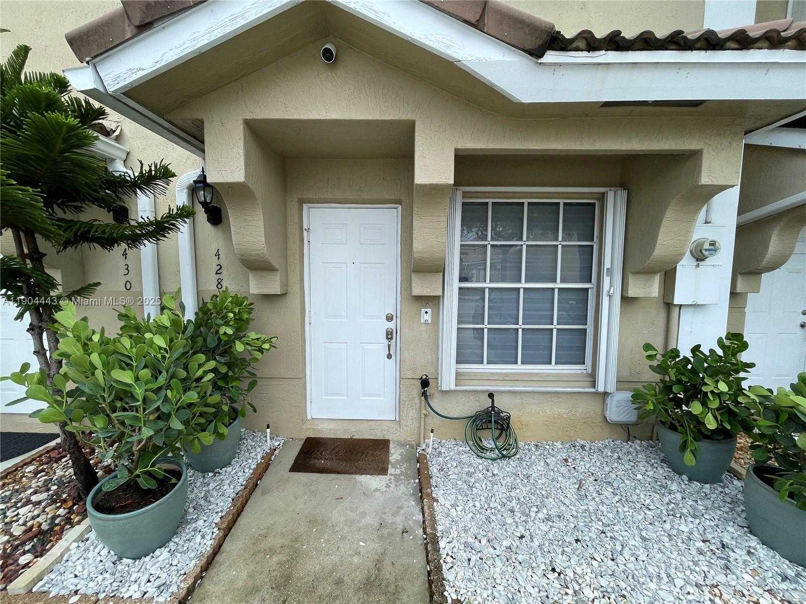 Small Image of 428 SOUTH WEST 122ND AVE, Pembroke Pines Number 1
