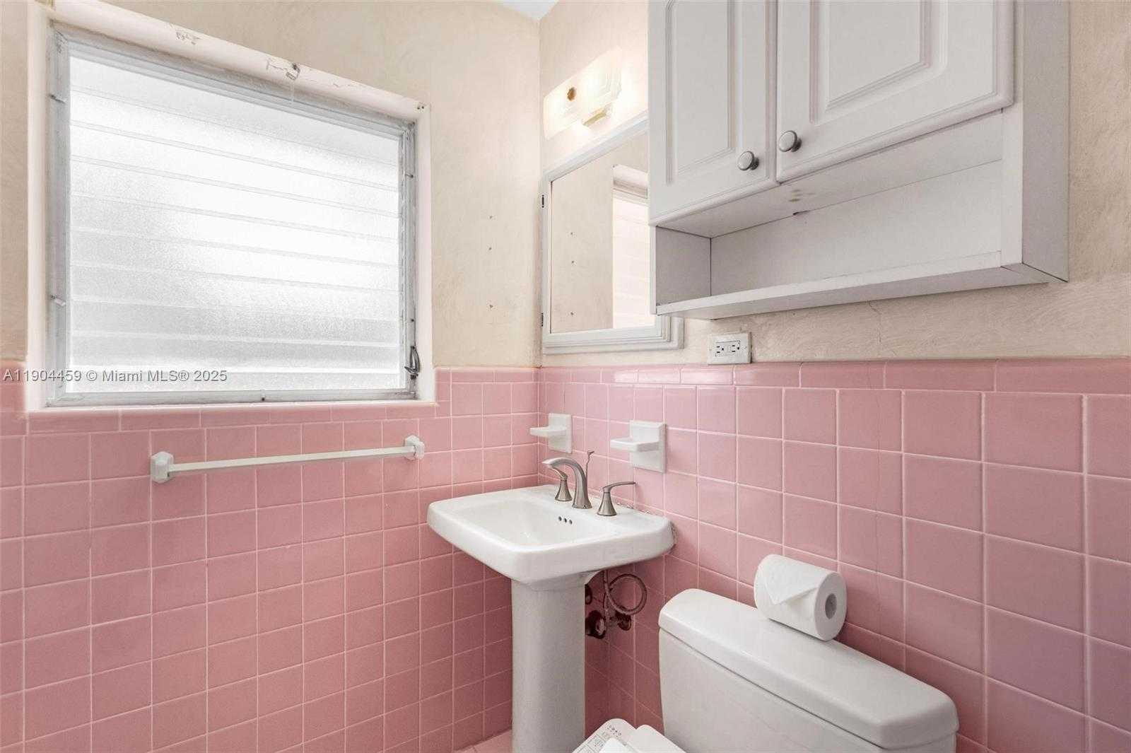 Small Image of 740 NORTH EAST 8TH ST, Pompano Beach Number 19