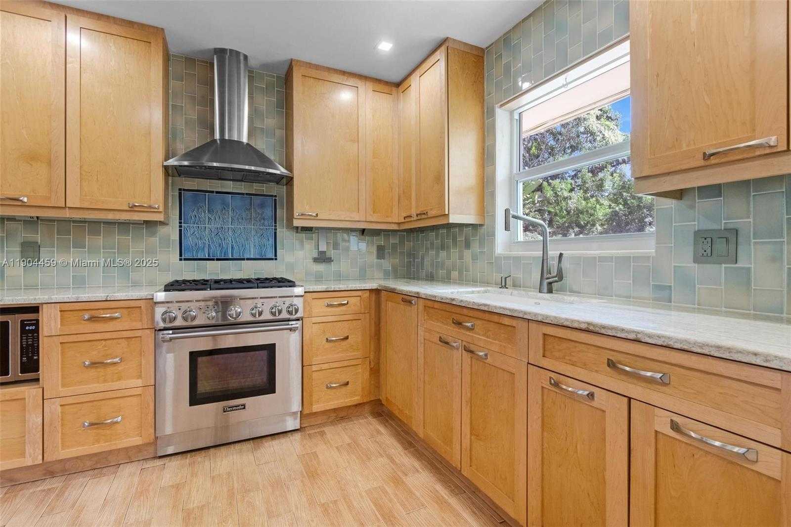 Small Image of 740 NORTH EAST 8TH ST, Pompano Beach Number 8