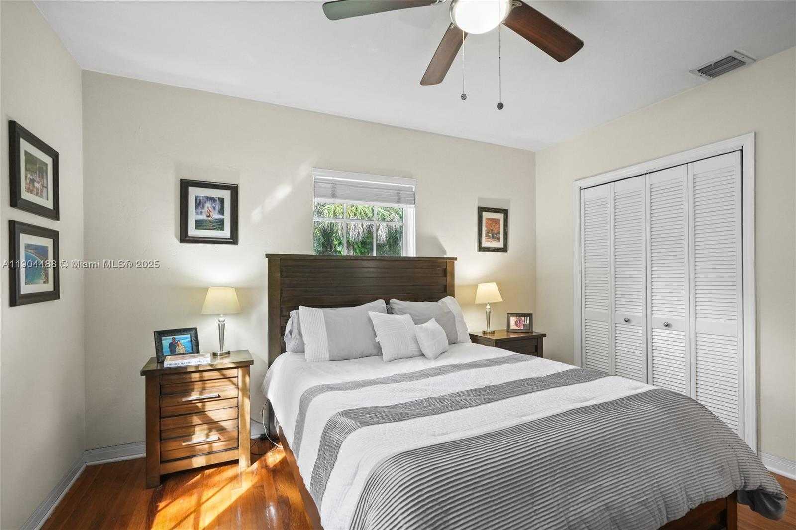 Small Image of 924 EL RADO ST, Coral Gables Number 13