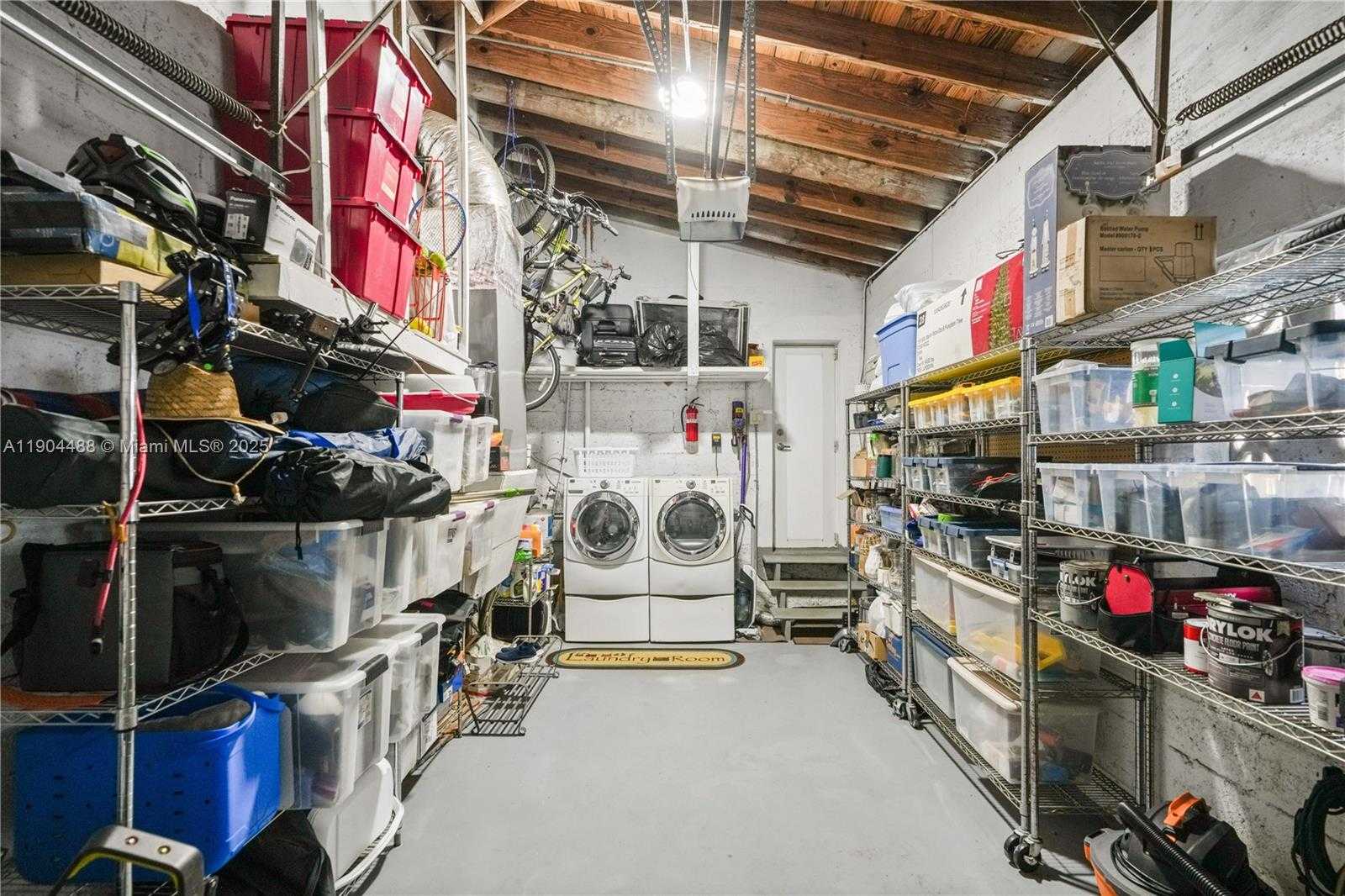 Small Image of 924 EL RADO ST, Coral Gables Number 21