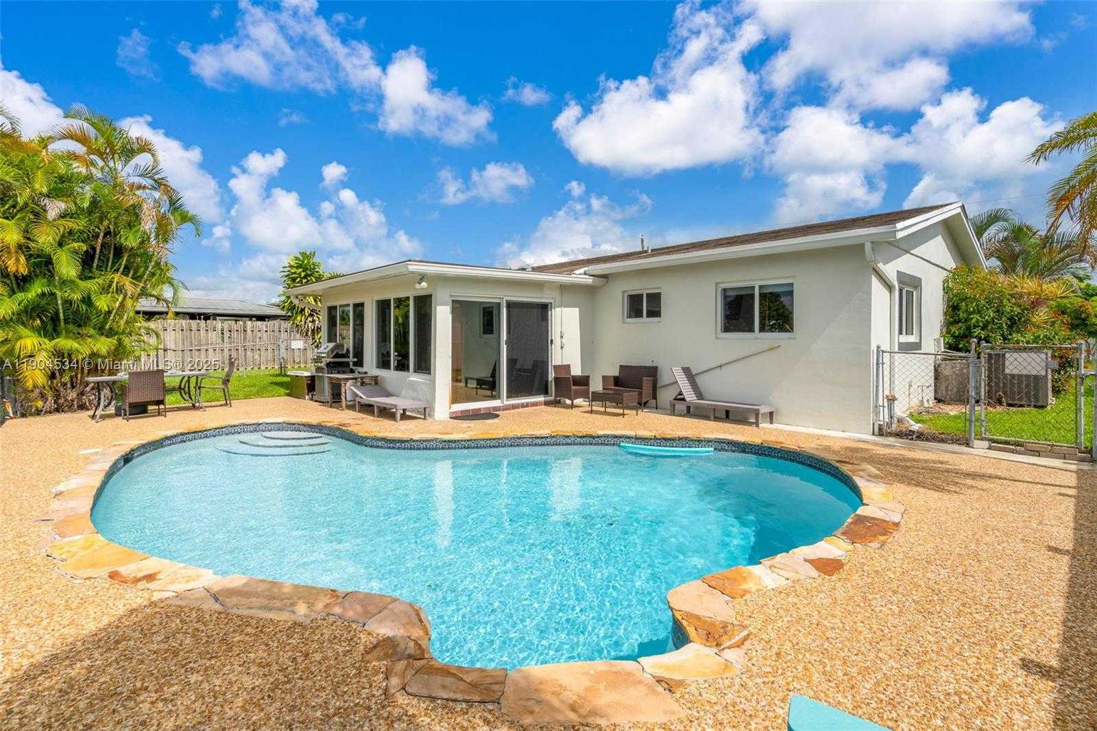 Small Image of 2227 NORTH WEST 65TH AVE, Margate Number 27