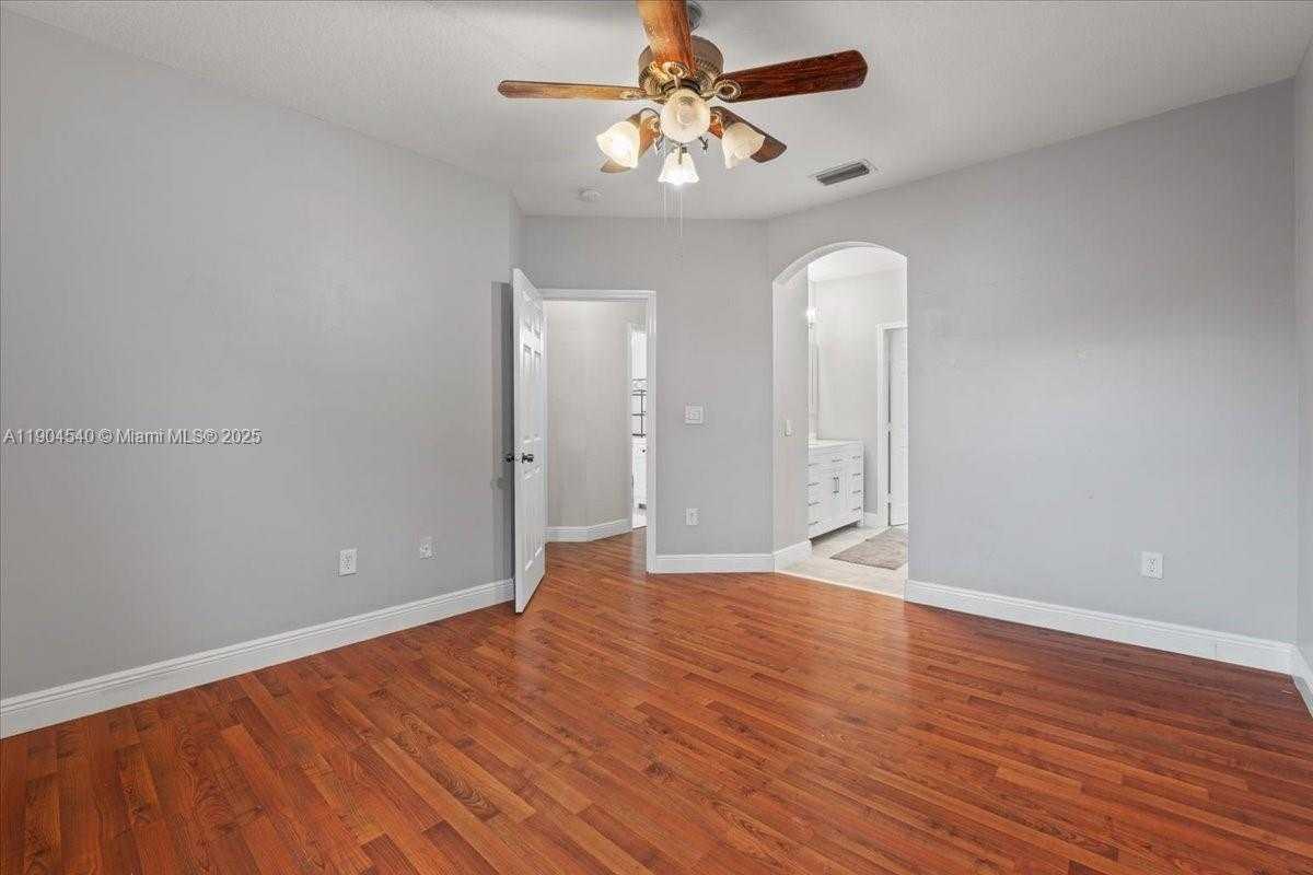 Small Image of 12720 SOUTH WEST 49TH CT, Miramar Number 13