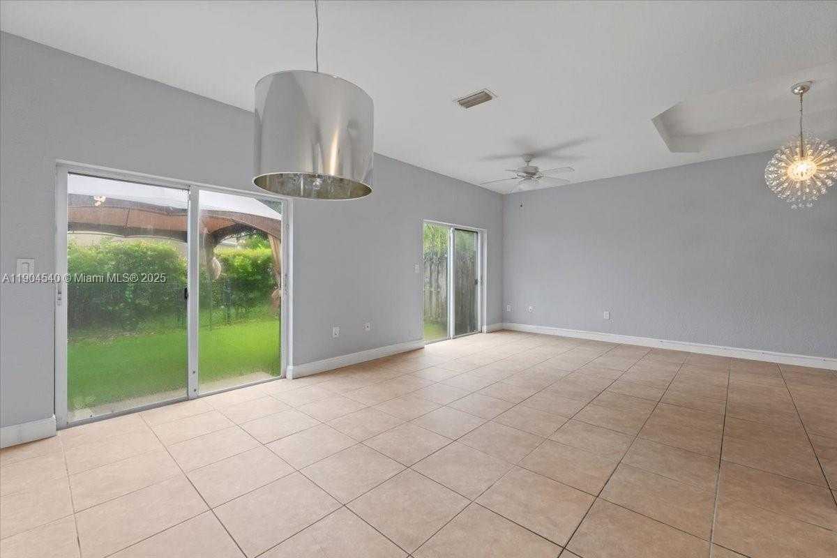 Small Image of 12720 SOUTH WEST 49TH CT, Miramar Number 7