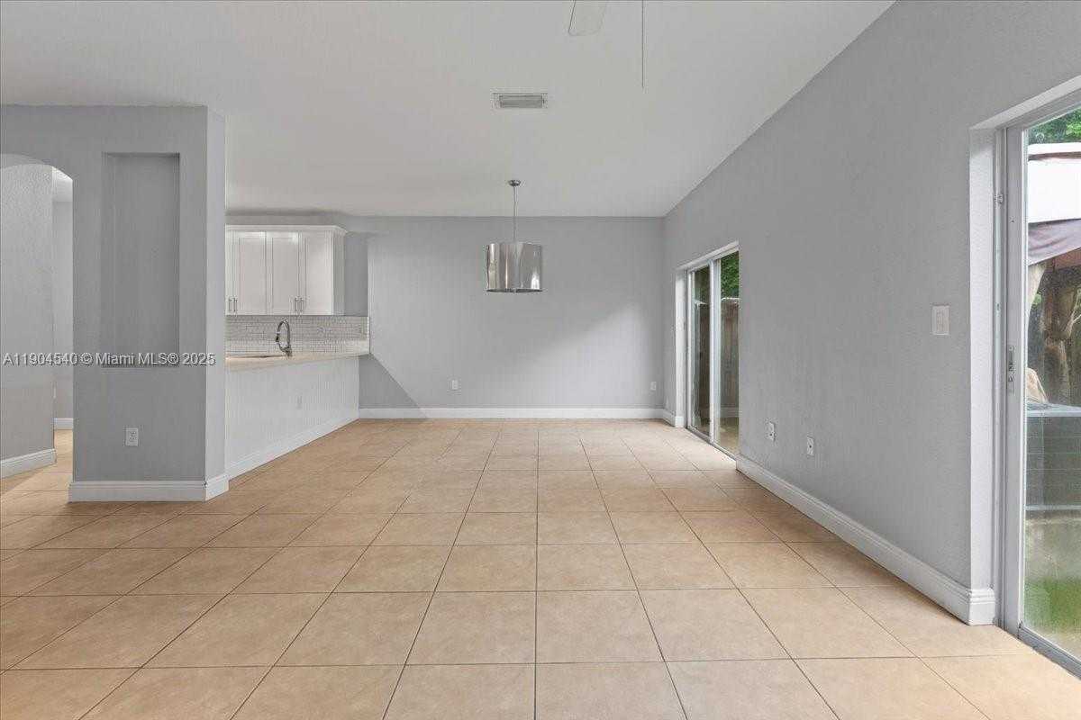 Small Image of 12720 SOUTH WEST 49TH CT, Miramar Number 8