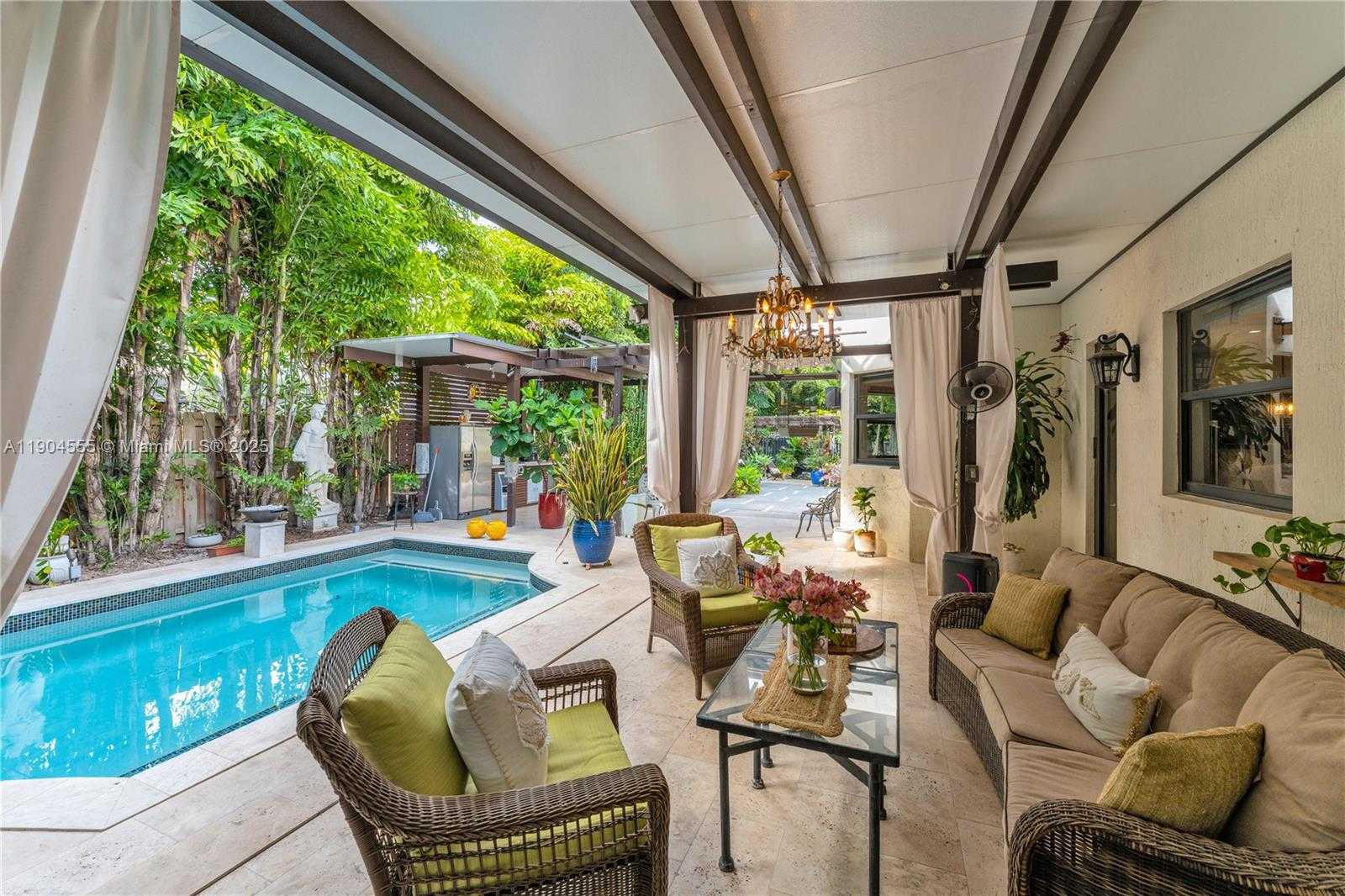 Small Image of 655 SOUTH EAST 37TH TER, Homestead Number 4