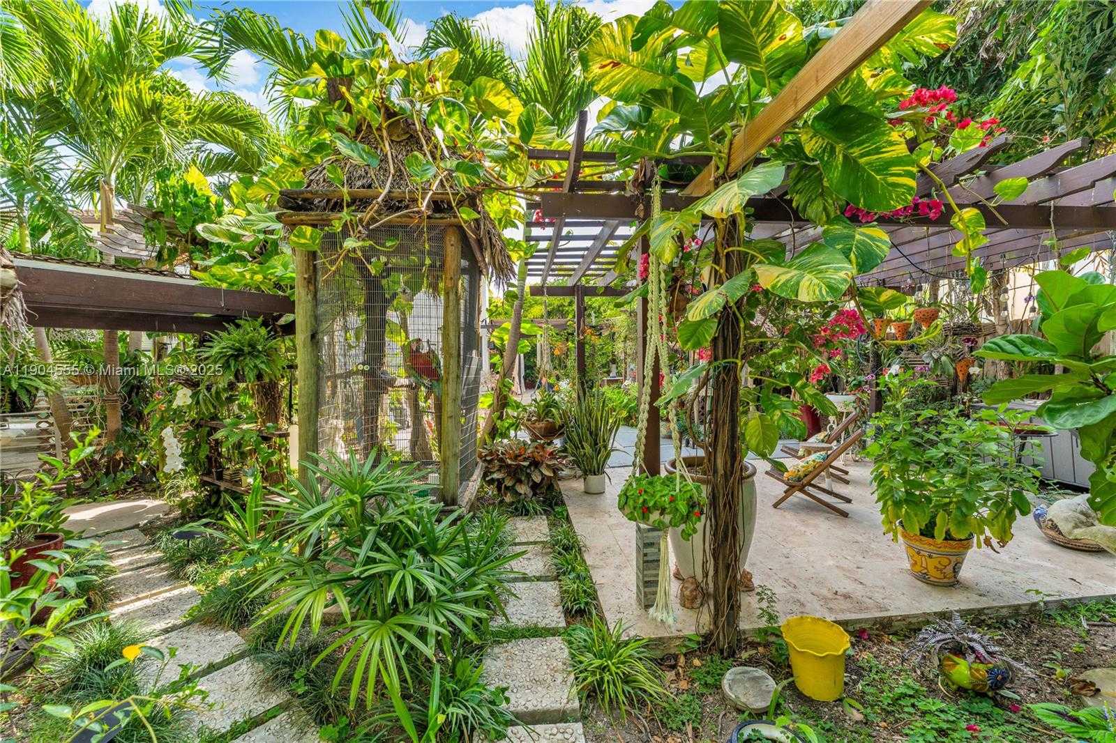 Small Image of 655 SOUTH EAST 37TH TER, Homestead Number 9