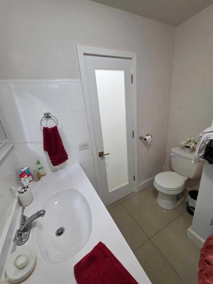 Small Image of 7510 GRANADA BLVD, Miramar Number 26