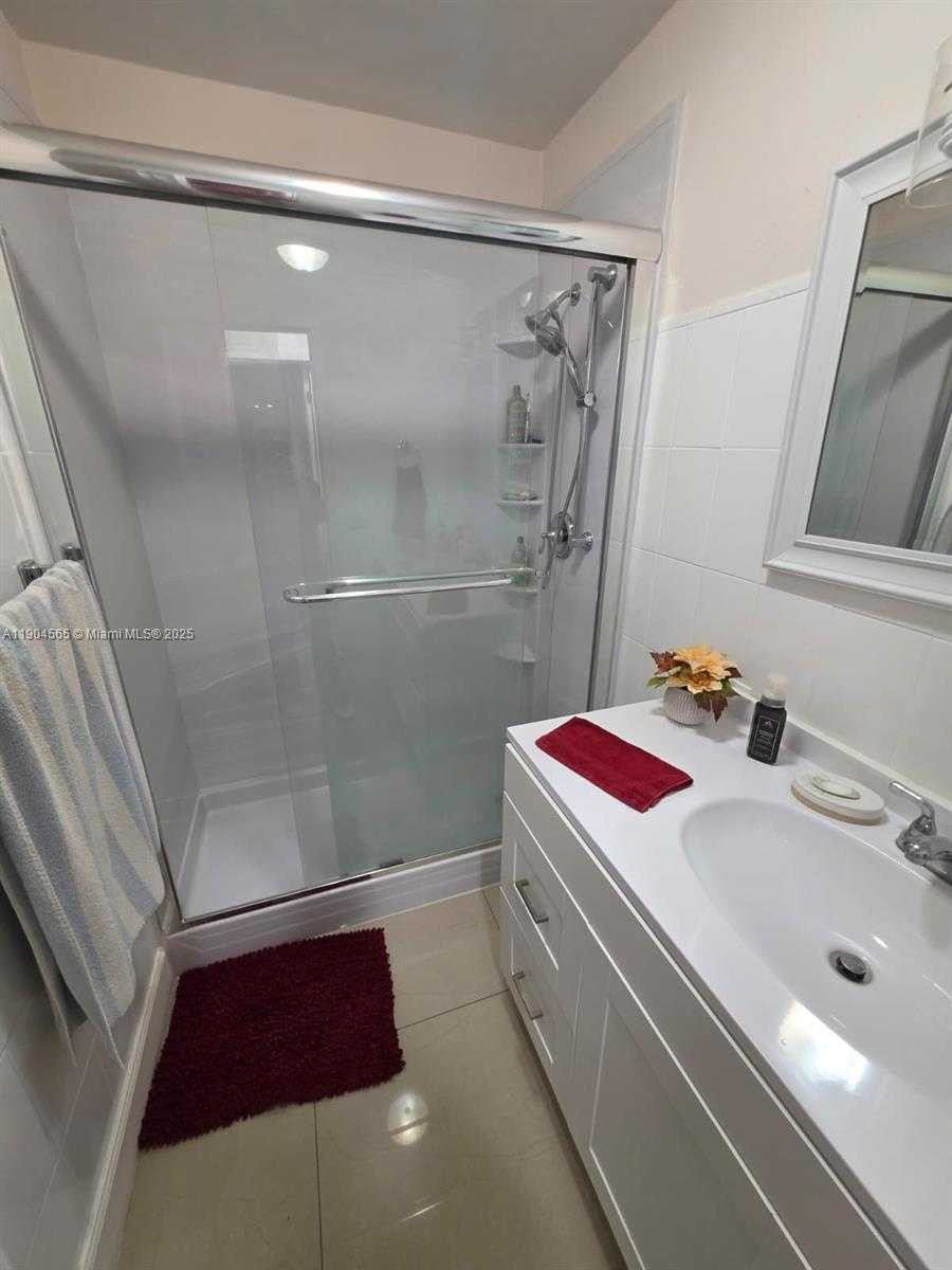 Small Image of 7510 GRANADA BLVD, Miramar Number 27