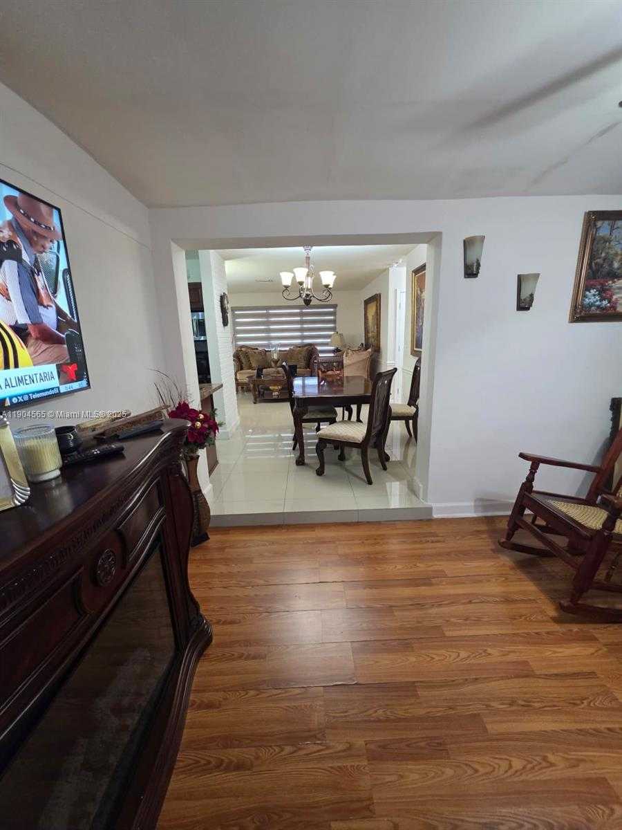 Small Image of 7510 GRANADA BLVD, Miramar Number 29