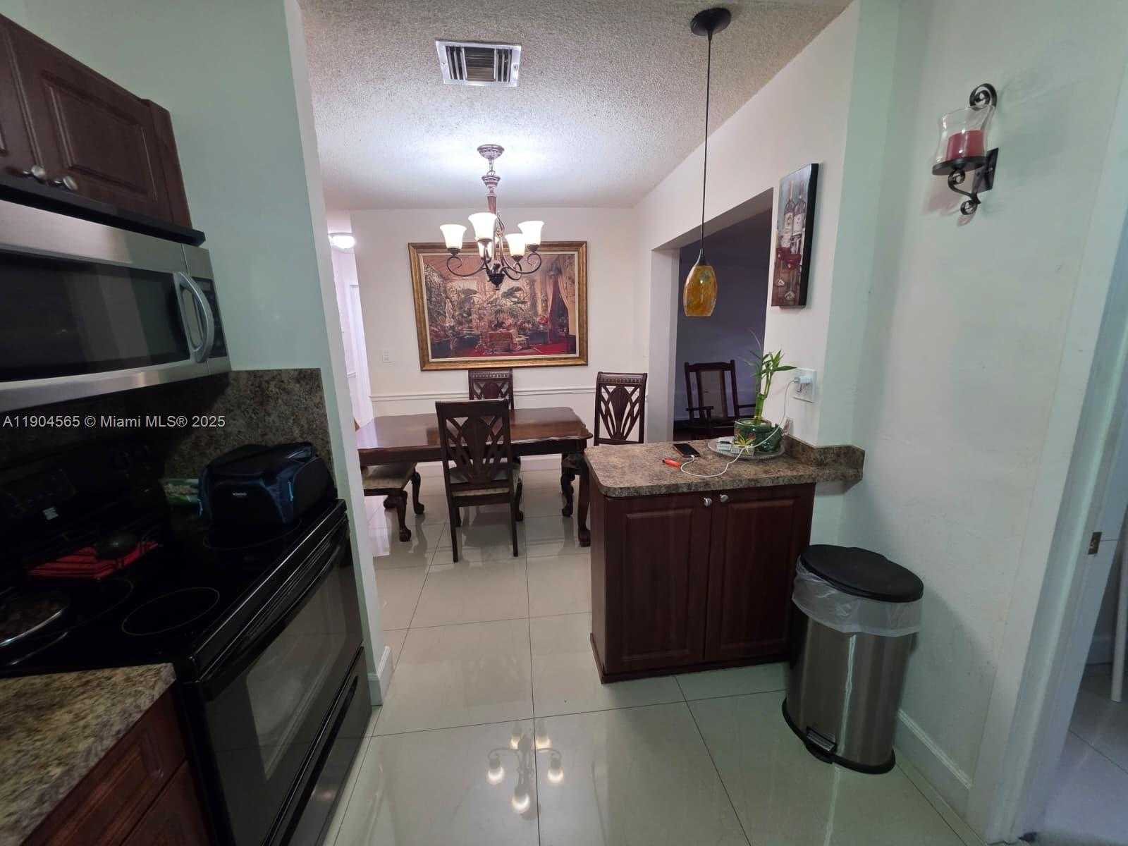 Small Image of 7510 GRANADA BLVD, Miramar Number 32