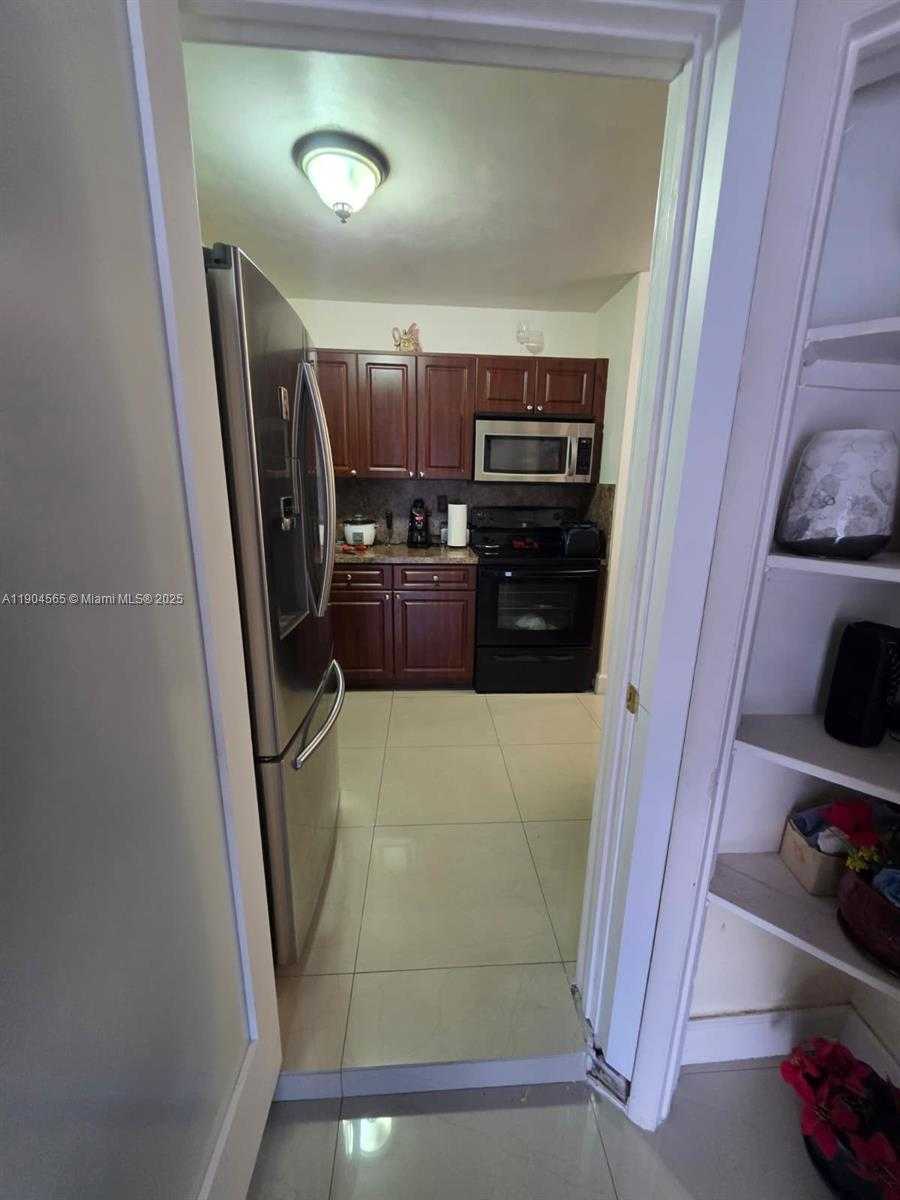 Small Image of 7510 GRANADA BLVD, Miramar Number 38