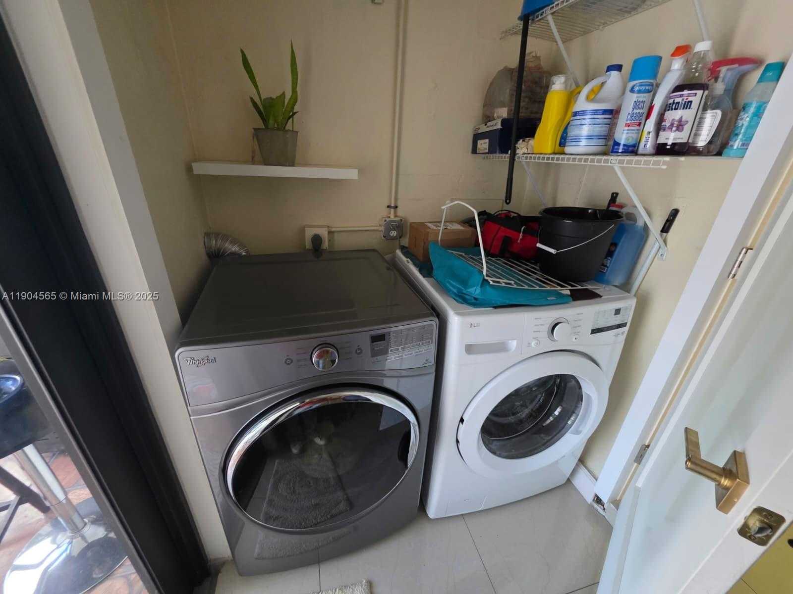 Small Image of 7510 GRANADA BLVD, Miramar Number 39