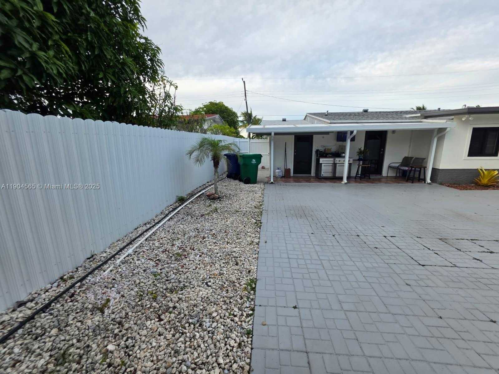 Small Image of 7510 GRANADA BLVD, Miramar Number 41