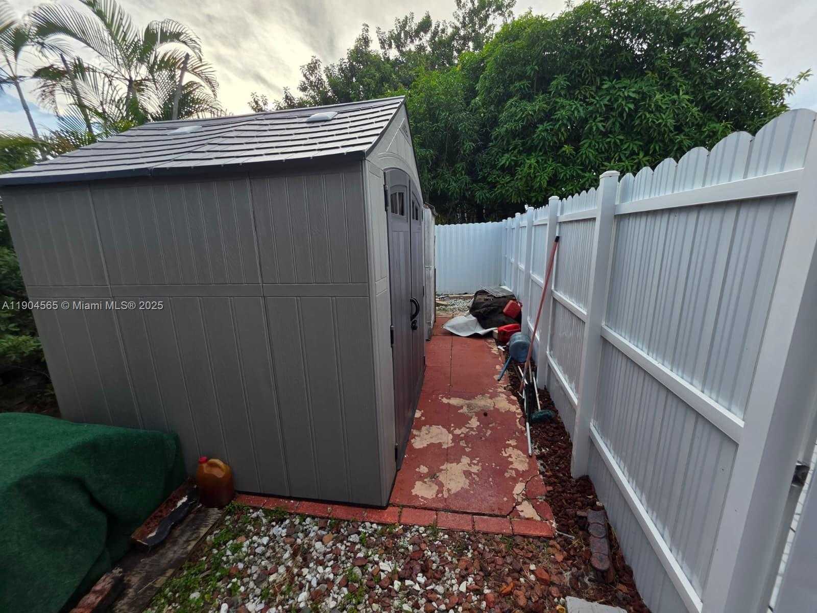 Small Image of 7510 GRANADA BLVD, Miramar Number 45