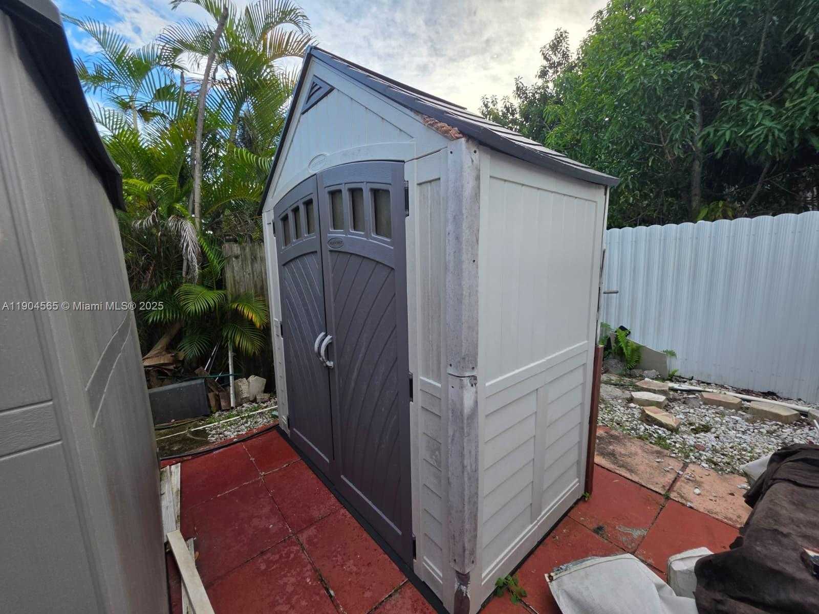 Small Image of 7510 GRANADA BLVD, Miramar Number 48