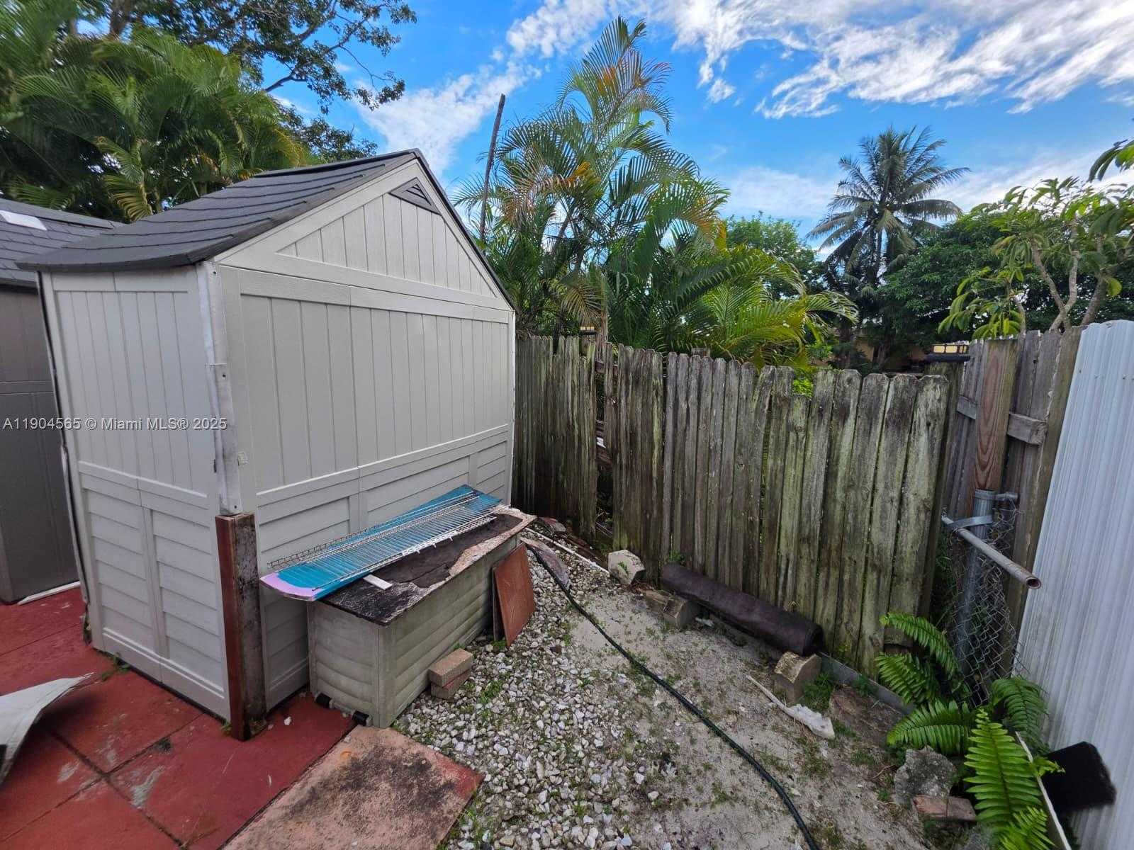 Small Image of 7510 GRANADA BLVD, Miramar Number 50