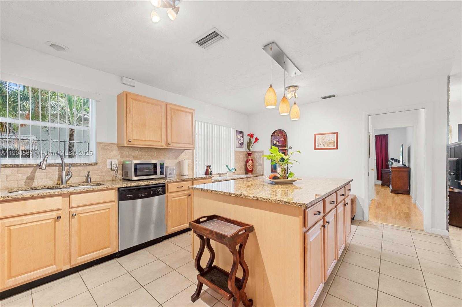 Small Image of 2000 NORTH 44TH AVE, Hollywood Number 17