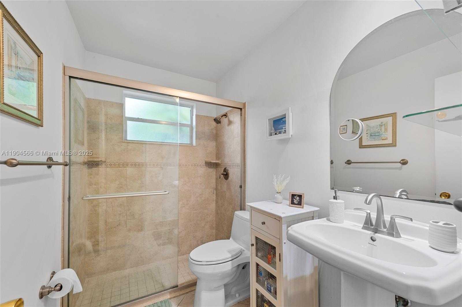 Small Image of 2000 NORTH 44TH AVE, Hollywood Number 20