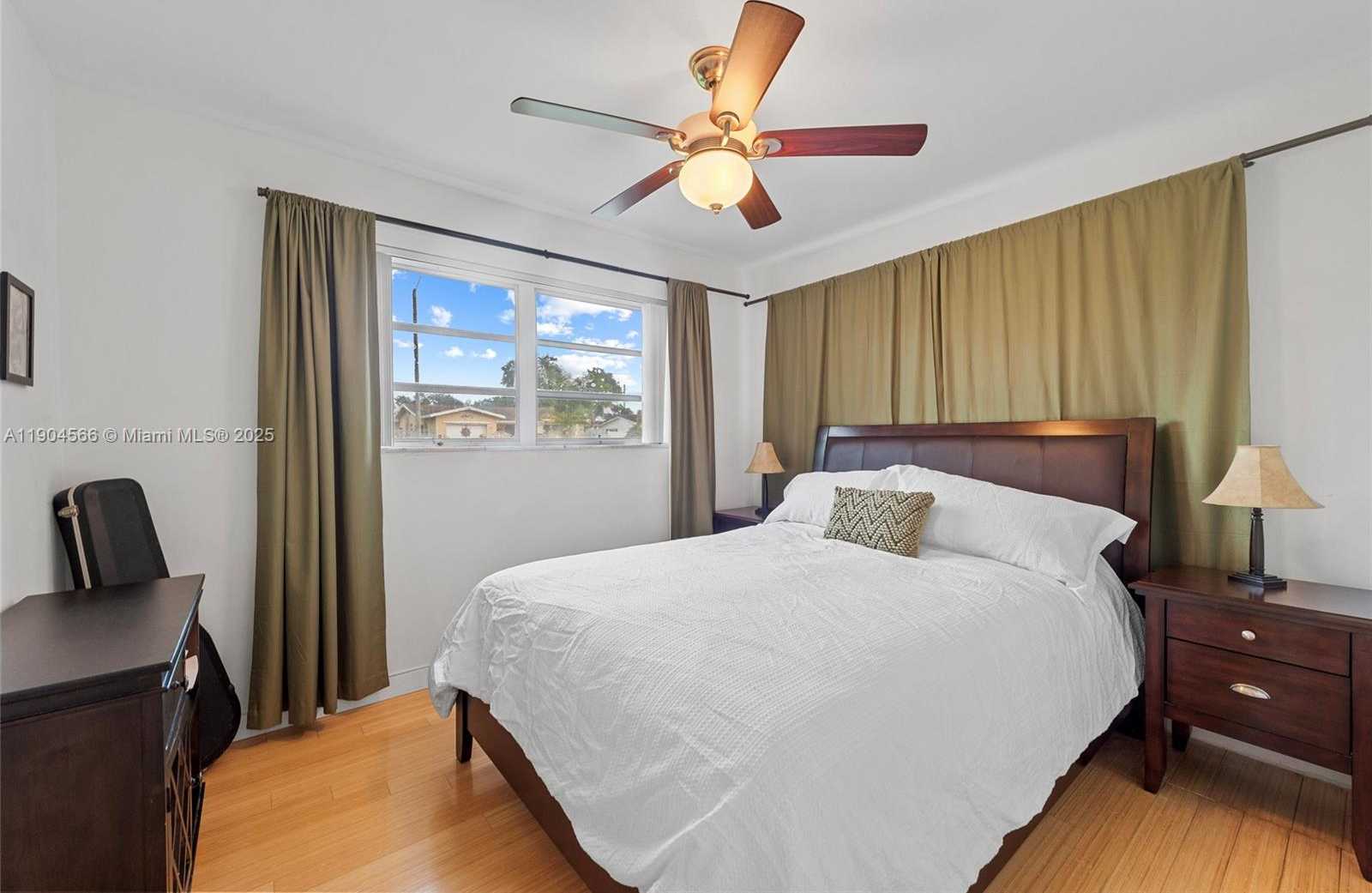 Small Image of 2000 NORTH 44TH AVE, Hollywood Number 22