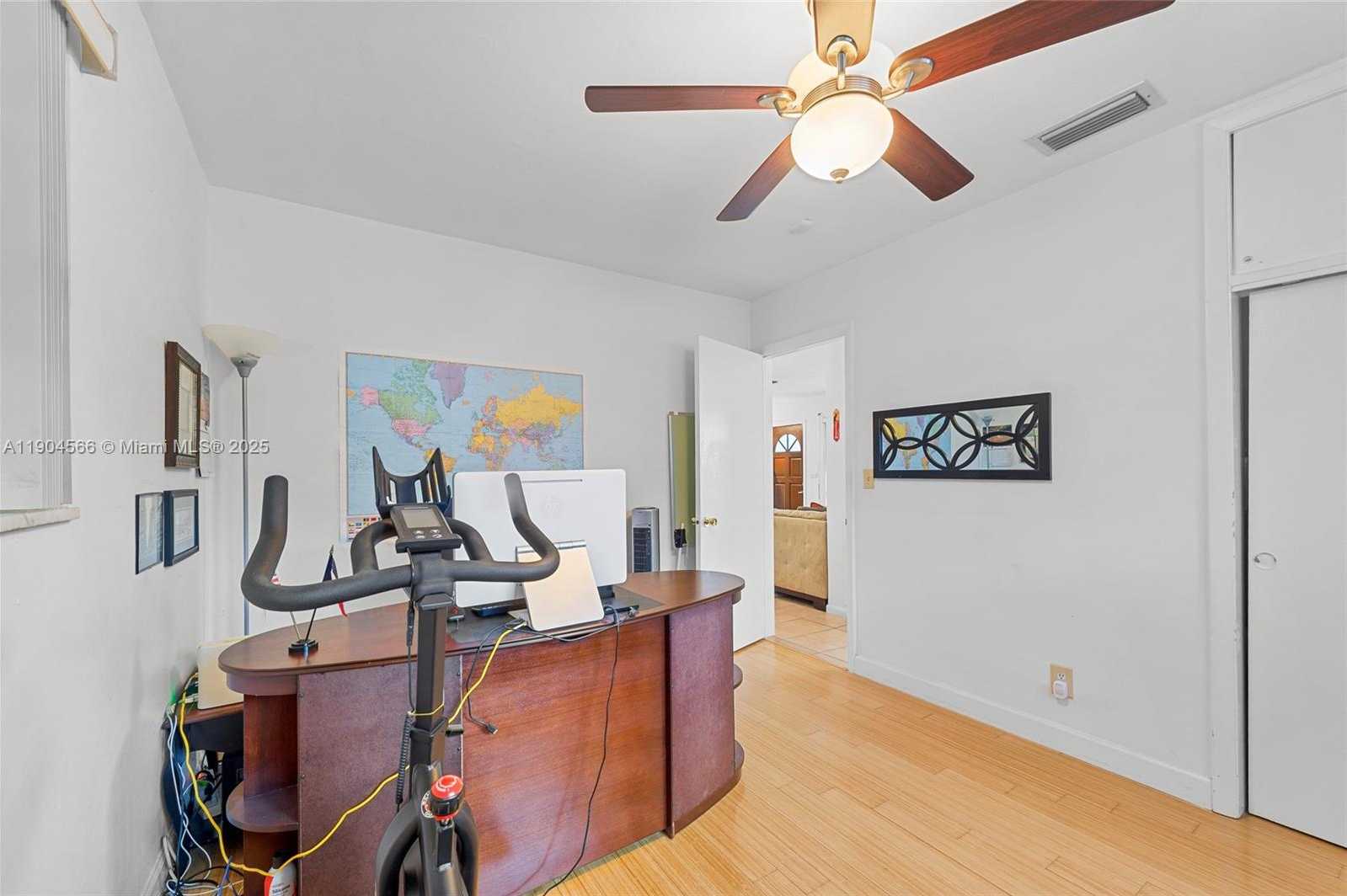 Small Image of 2000 NORTH 44TH AVE, Hollywood Number 25