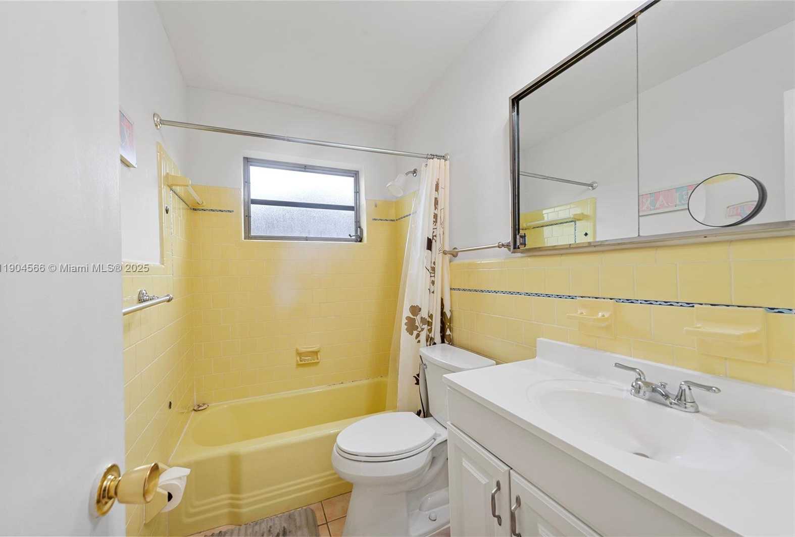 Small Image of 2000 NORTH 44TH AVE, Hollywood Number 27