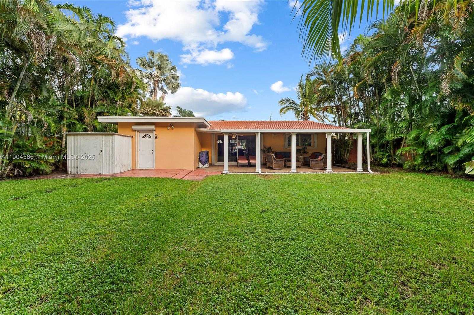 Small Image of 2000 NORTH 44TH AVE, Hollywood Number 33