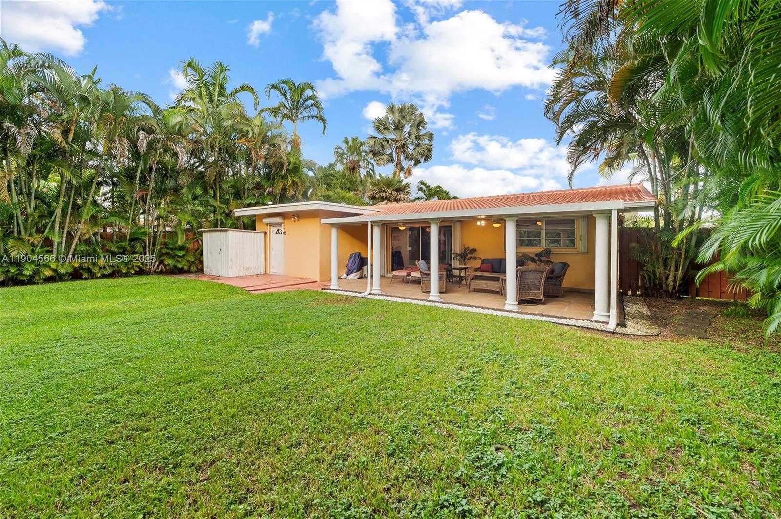 Small Image of 2000 NORTH 44TH AVE, Hollywood Number 34