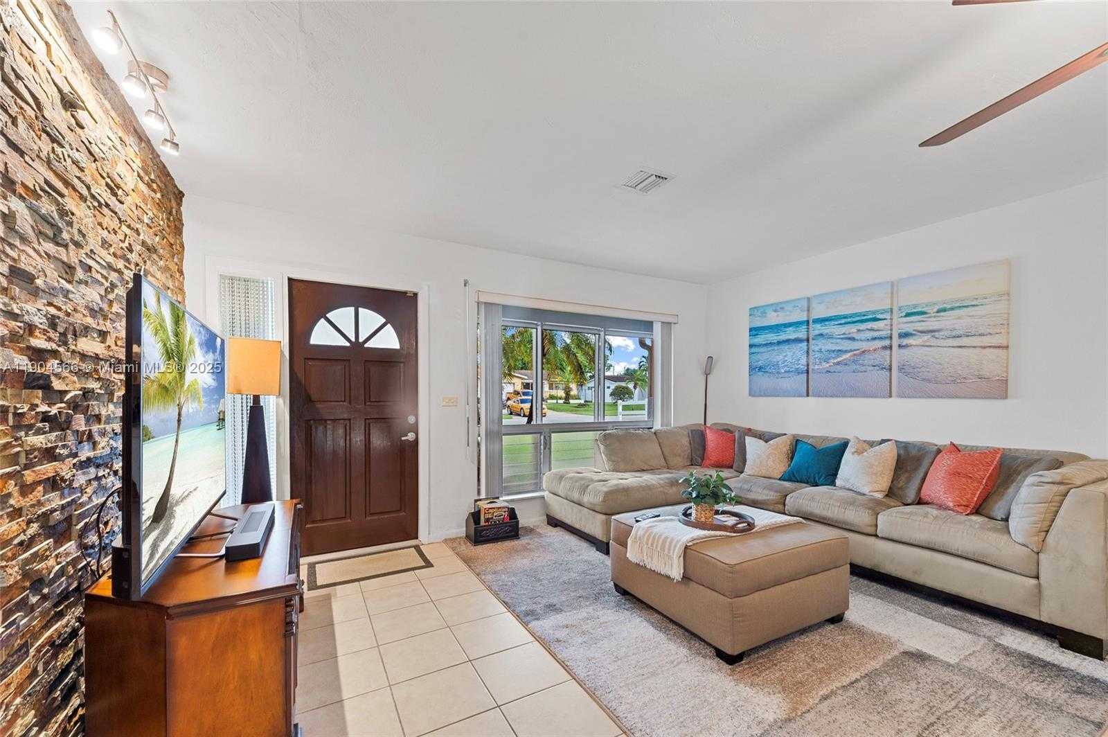 Small Image of 2000 NORTH 44TH AVE, Hollywood Number 8