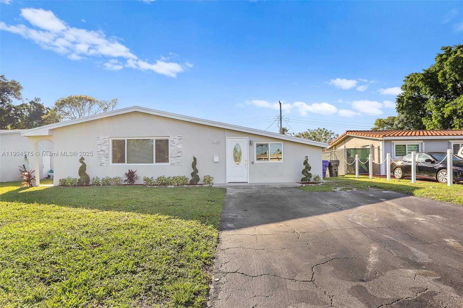 Small Image of 1430 NORTH 65TH AVE, Hollywood Number 3