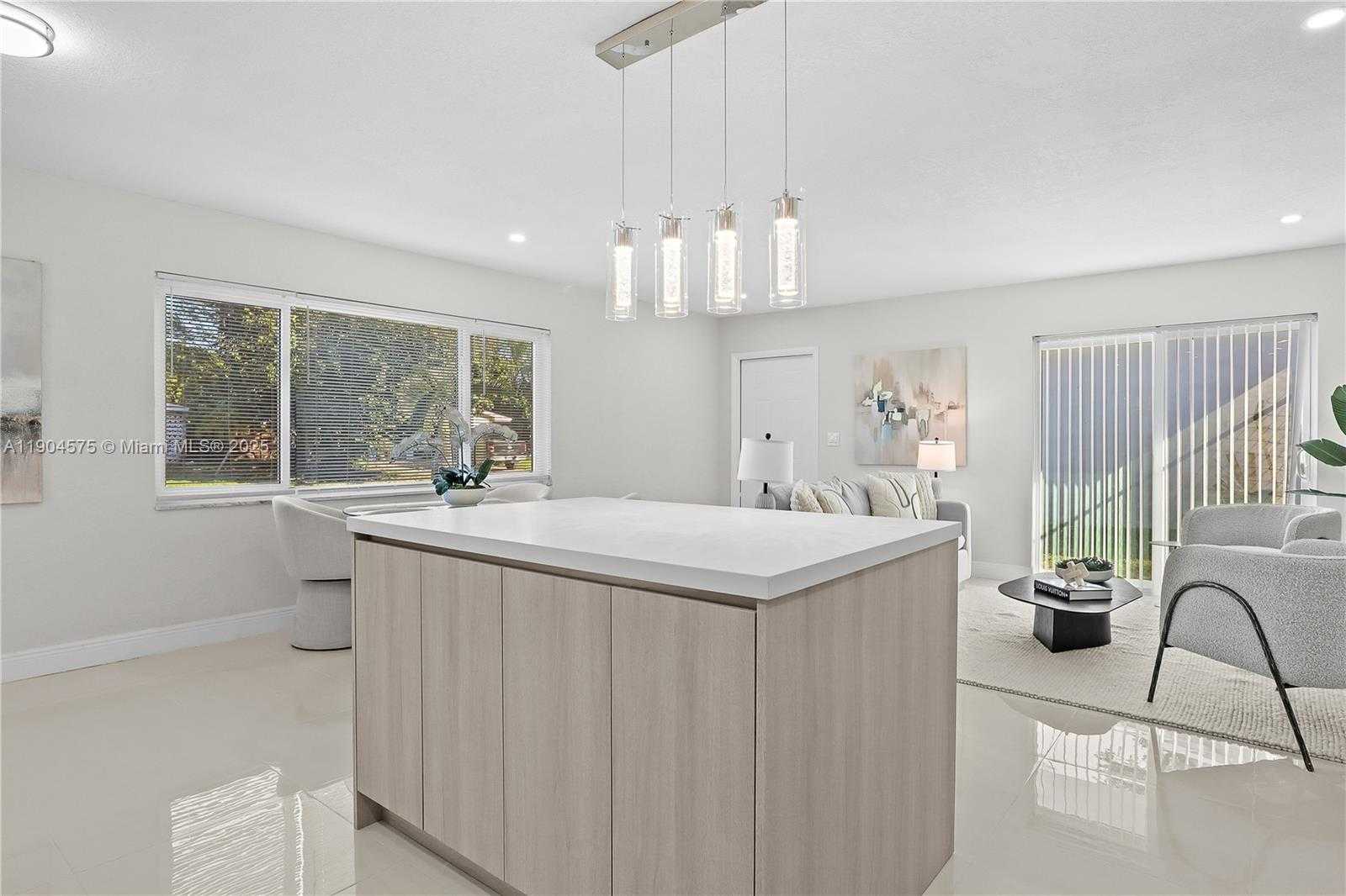 Small Image of 1430 NORTH 65TH AVE, Hollywood Number 33