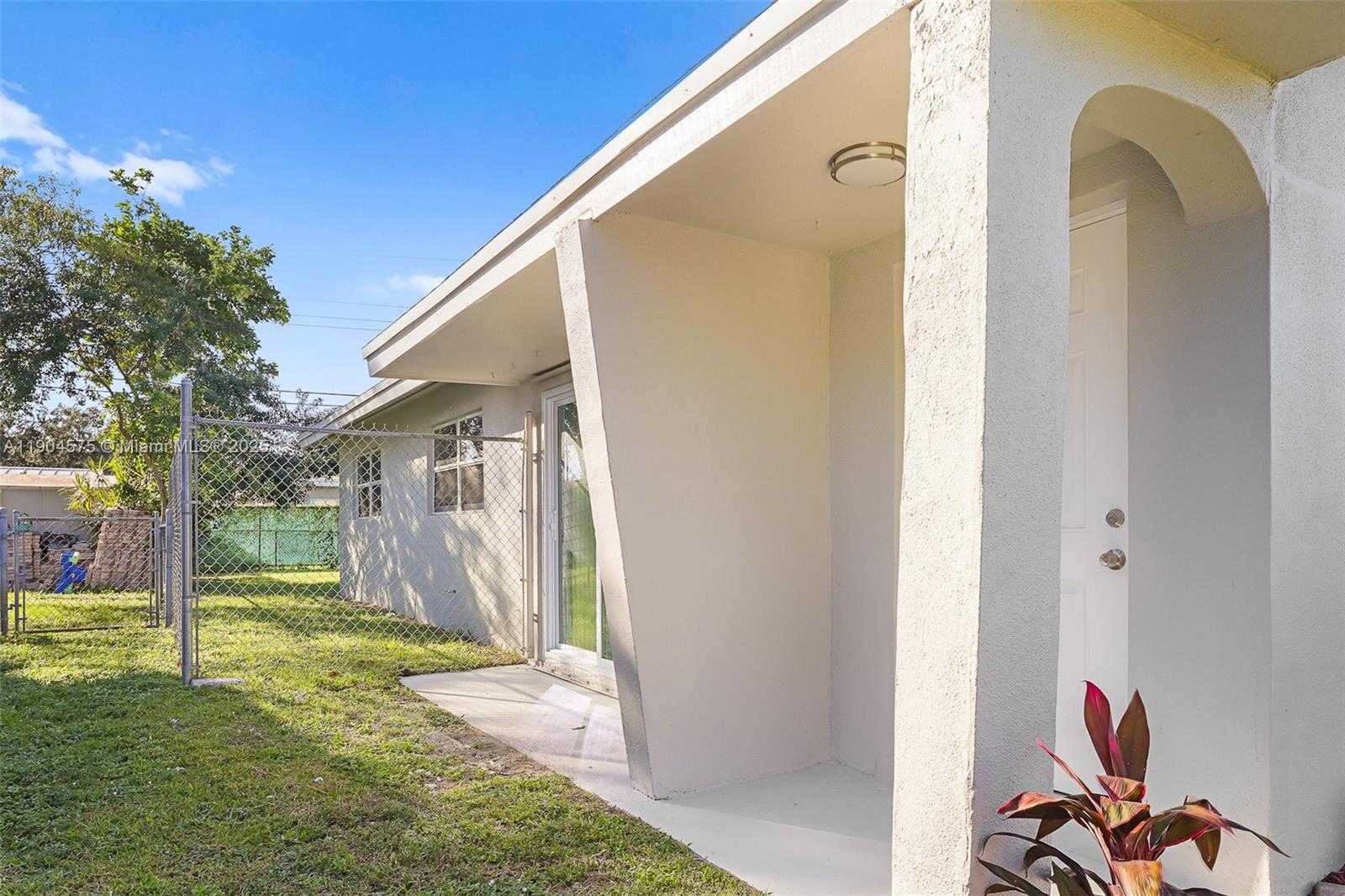 Small Image of 1430 NORTH 65TH AVE, Hollywood Number 6