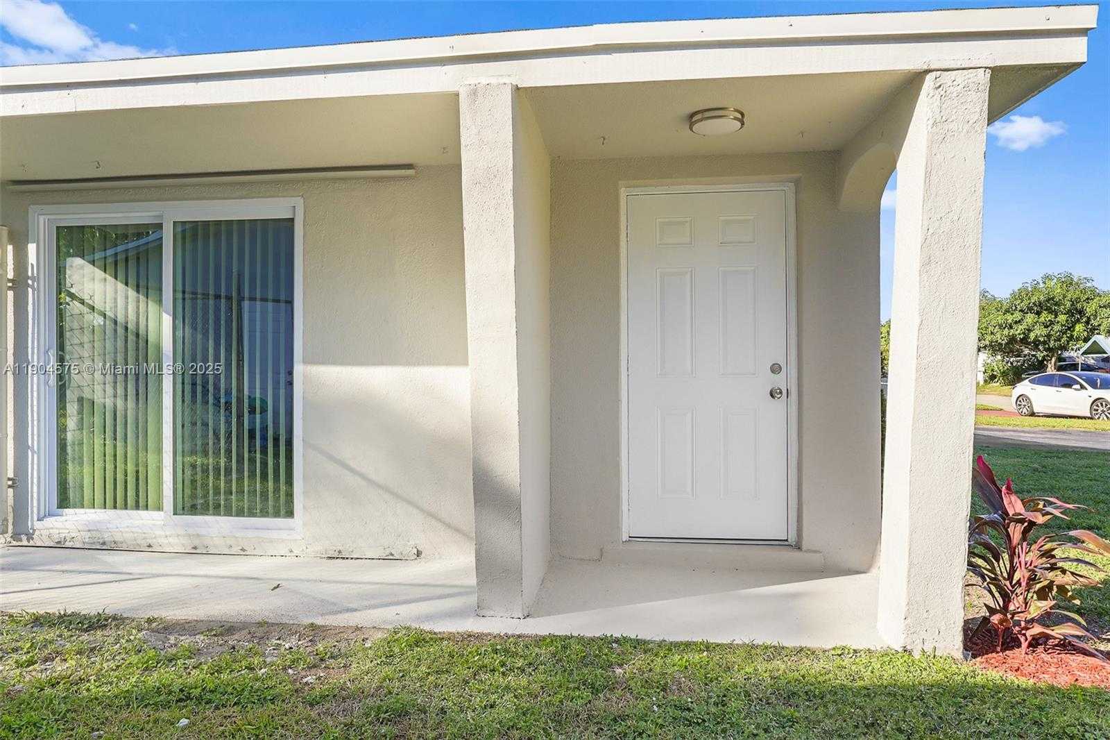 Small Image of 1430 NORTH 65TH AVE, Hollywood Number 7