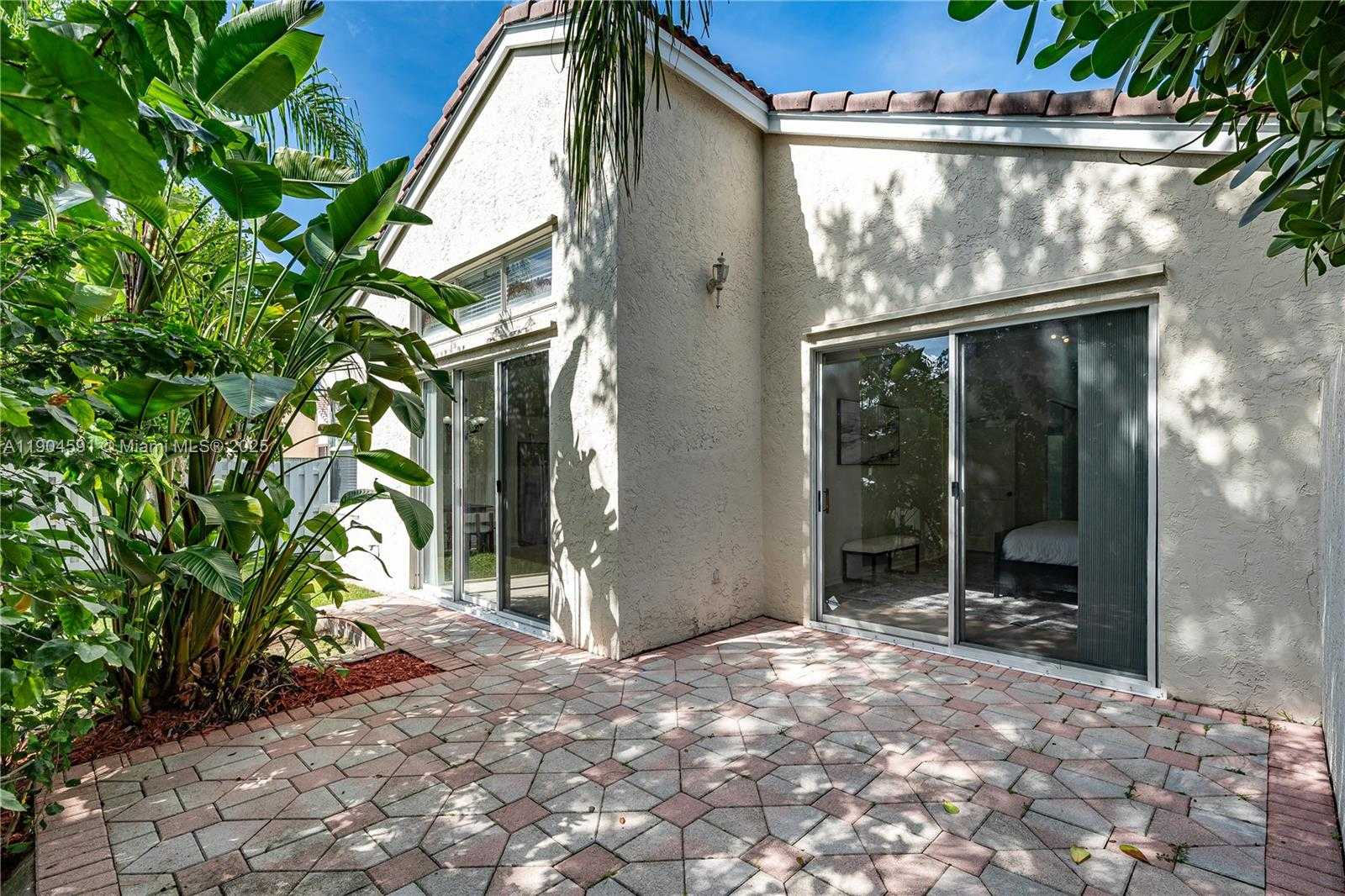 Small Image of 15750 NORTH WEST 16TH CT, Pembroke Pines Number 26
