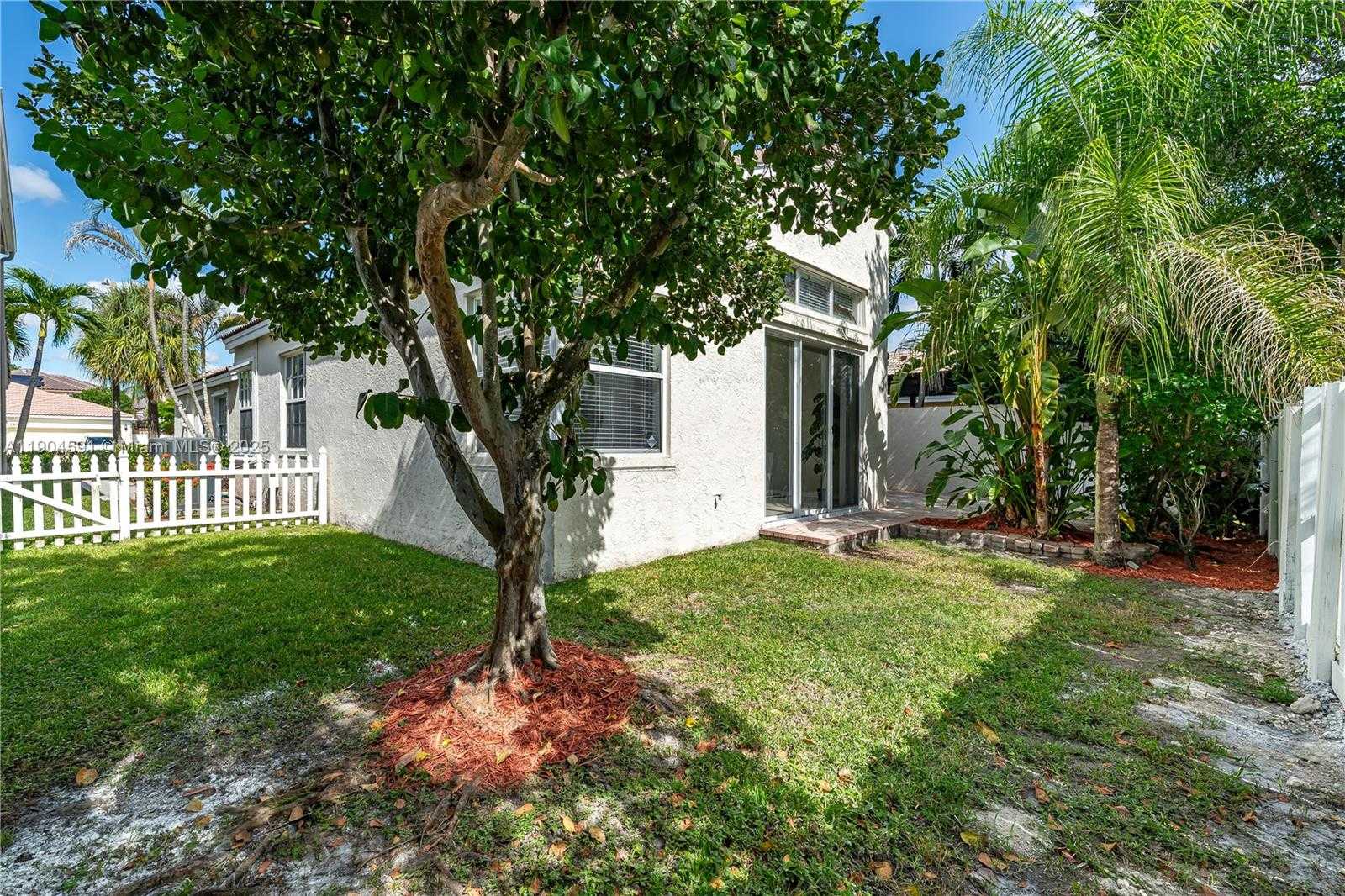 Small Image of 15750 NORTH WEST 16TH CT, Pembroke Pines Number 27