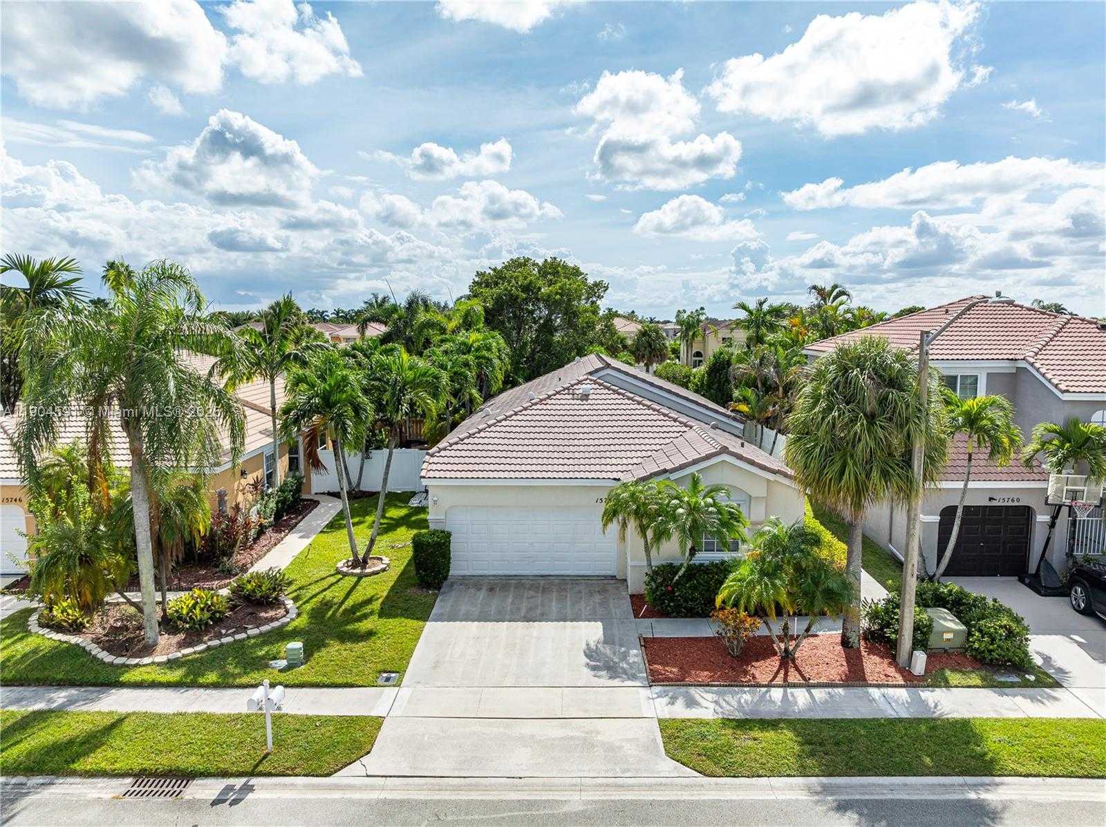 Small Image of 15750 NORTH WEST 16TH CT, Pembroke Pines Number 29