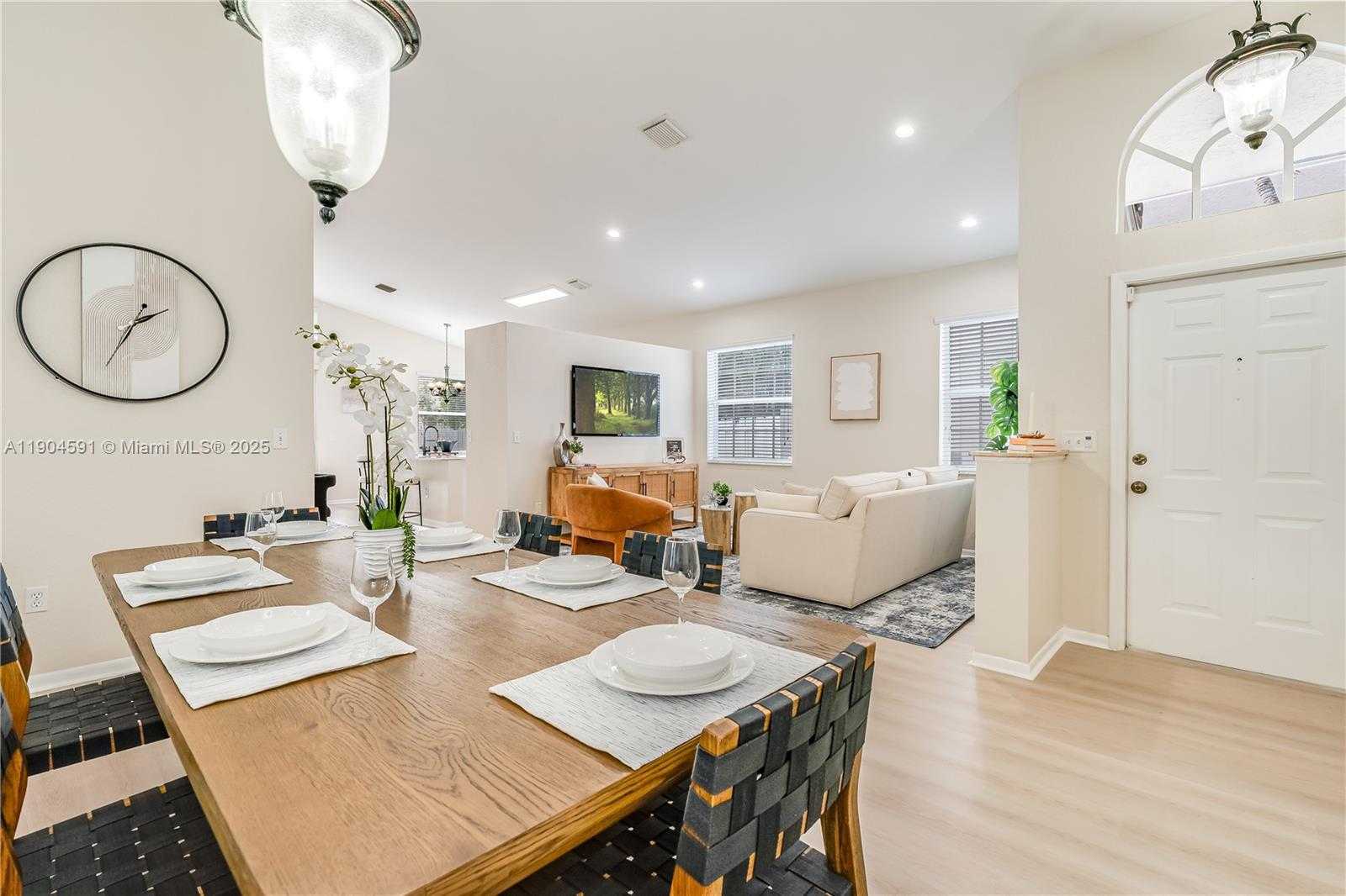 Small Image of 15750 NORTH WEST 16TH CT, Pembroke Pines Number 5