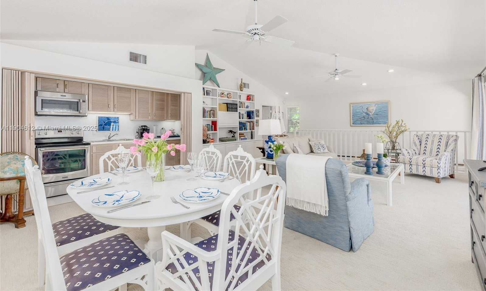 Small Image of 247 SOUTH BEACH RD, Jupiter Island Number 19