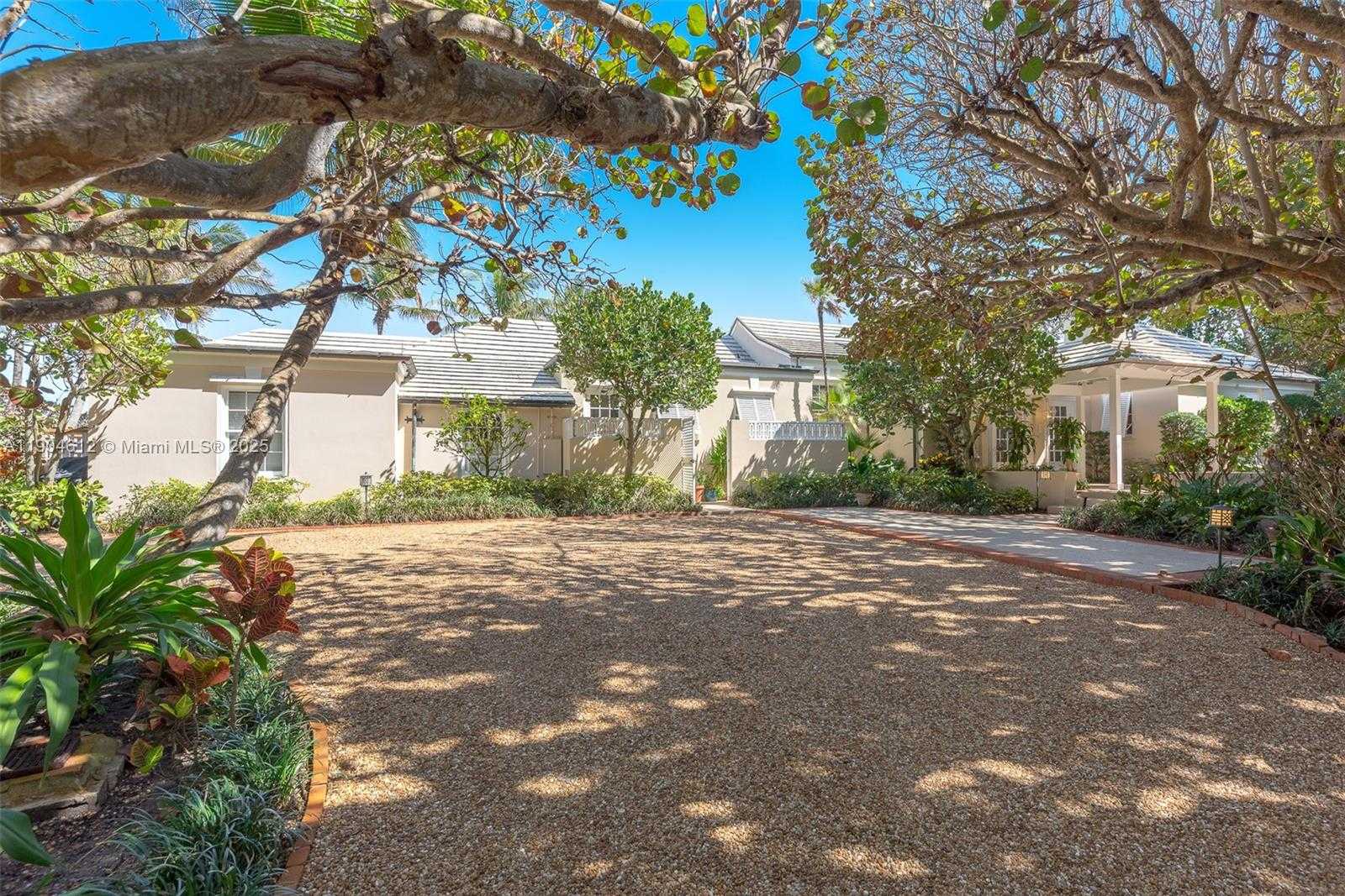 Small Image of 247 SOUTH BEACH RD, Jupiter Island Number 23