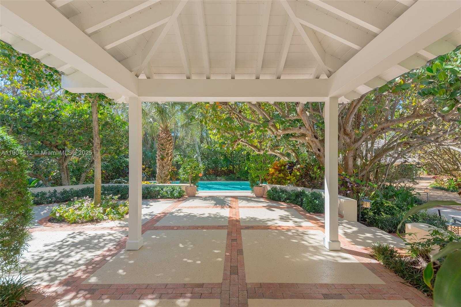 Small Image of 247 SOUTH BEACH RD, Jupiter Island Number 25