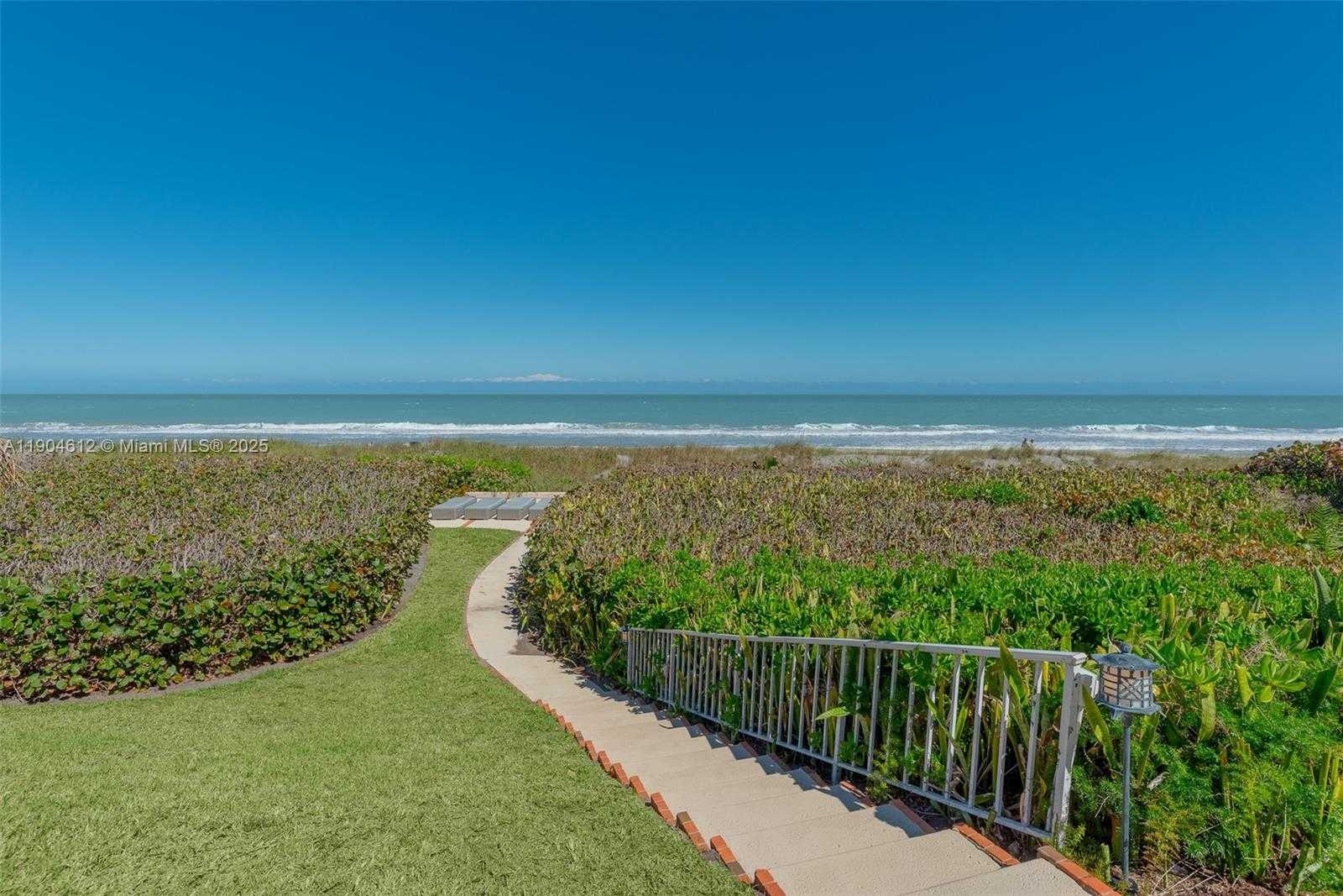 Small Image of 247 SOUTH BEACH RD, Jupiter Island Number 30