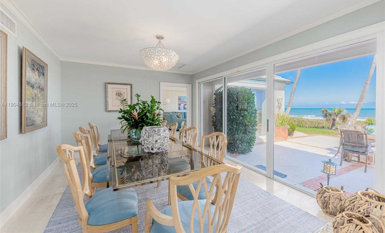 Small Image of 247 SOUTH BEACH RD, Jupiter Island Number 34