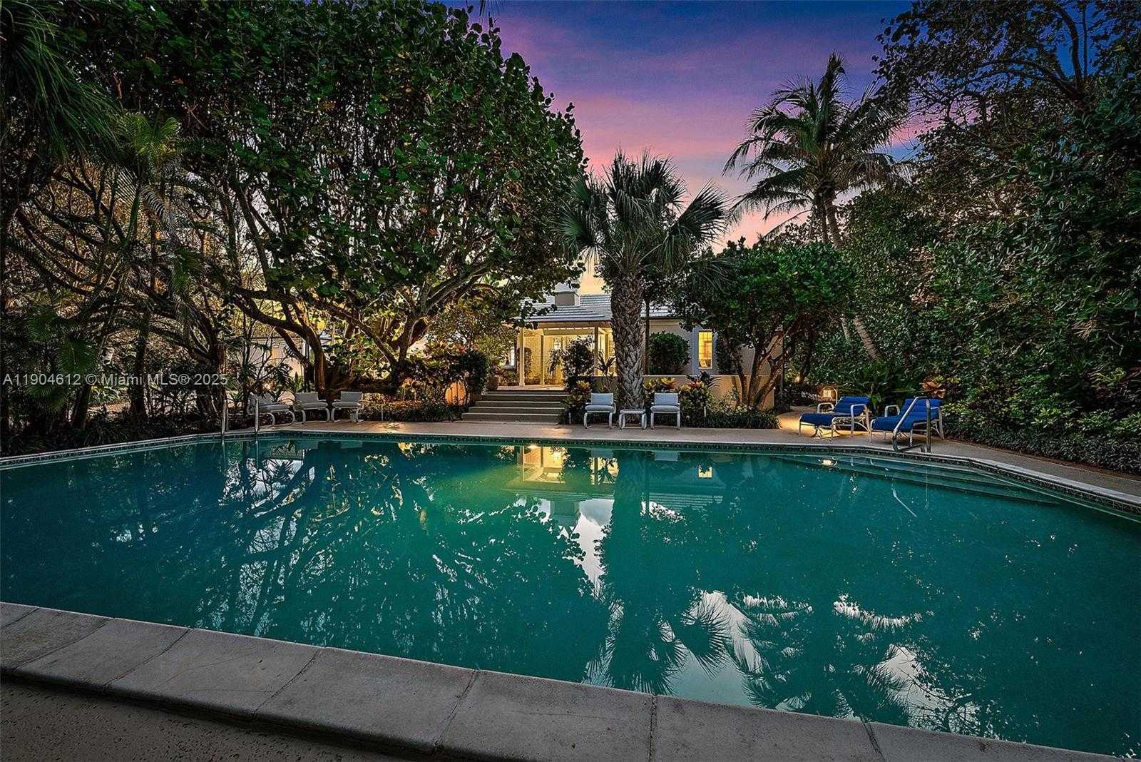 Small Image of 247 SOUTH BEACH RD, Jupiter Island Number 52