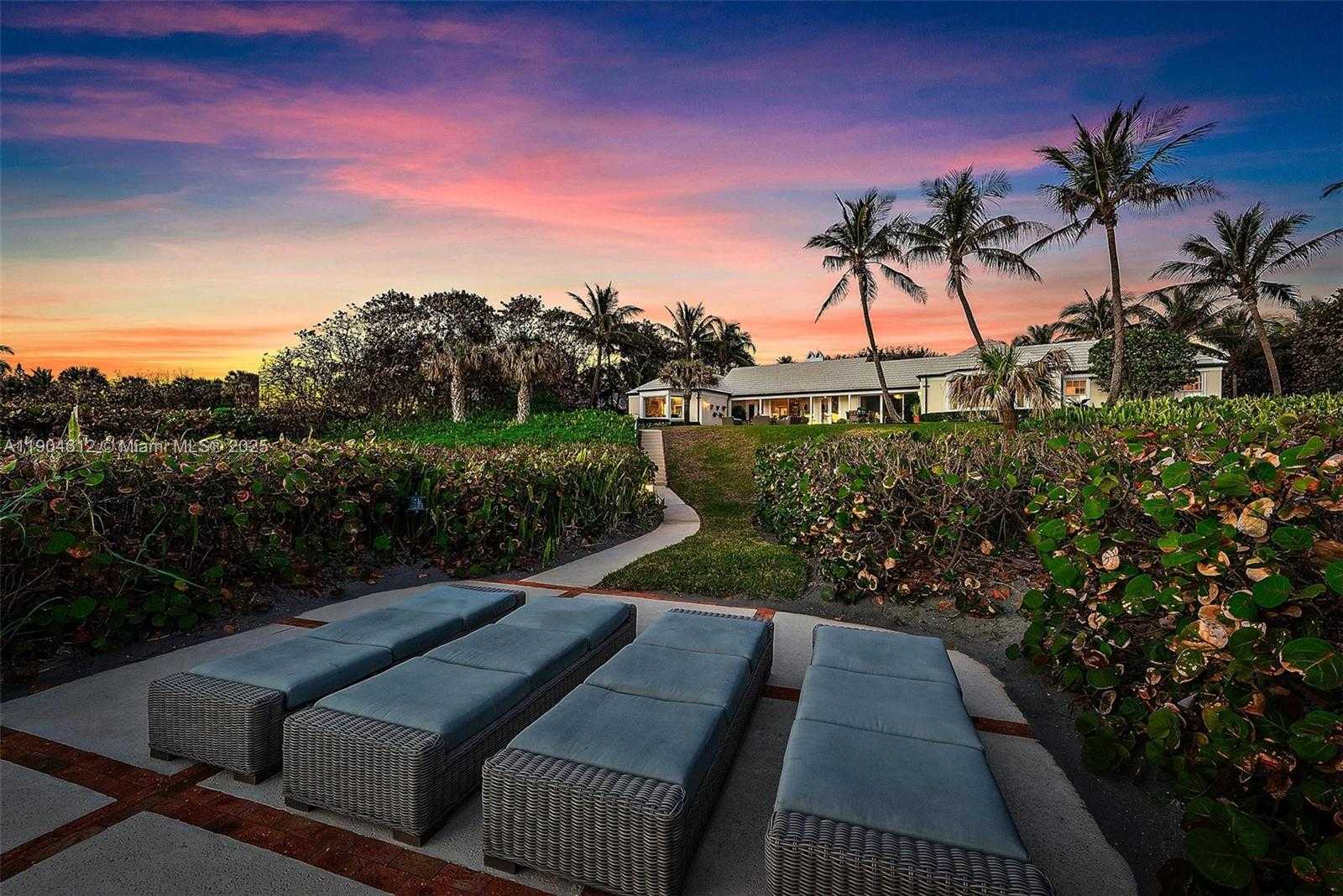 Small Image of 247 SOUTH BEACH RD, Jupiter Island Number 57