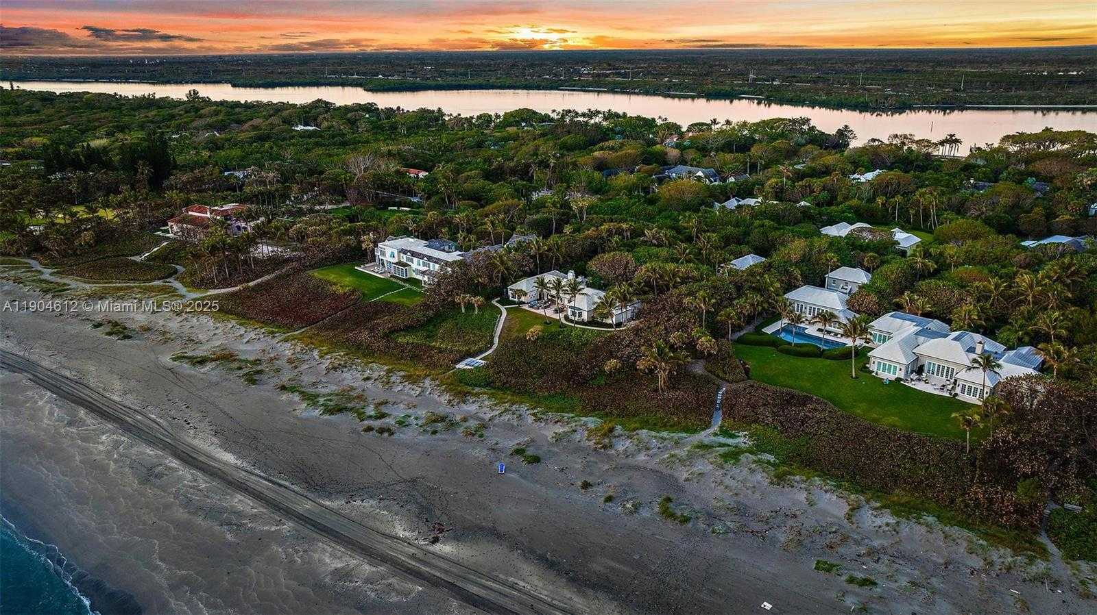 Small Image of 247 SOUTH BEACH RD, Jupiter Island Number 68