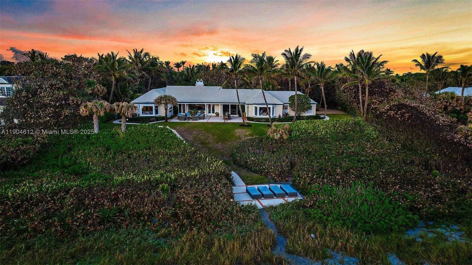 Small Image of 247 SOUTH BEACH RD, Jupiter Island Number 70