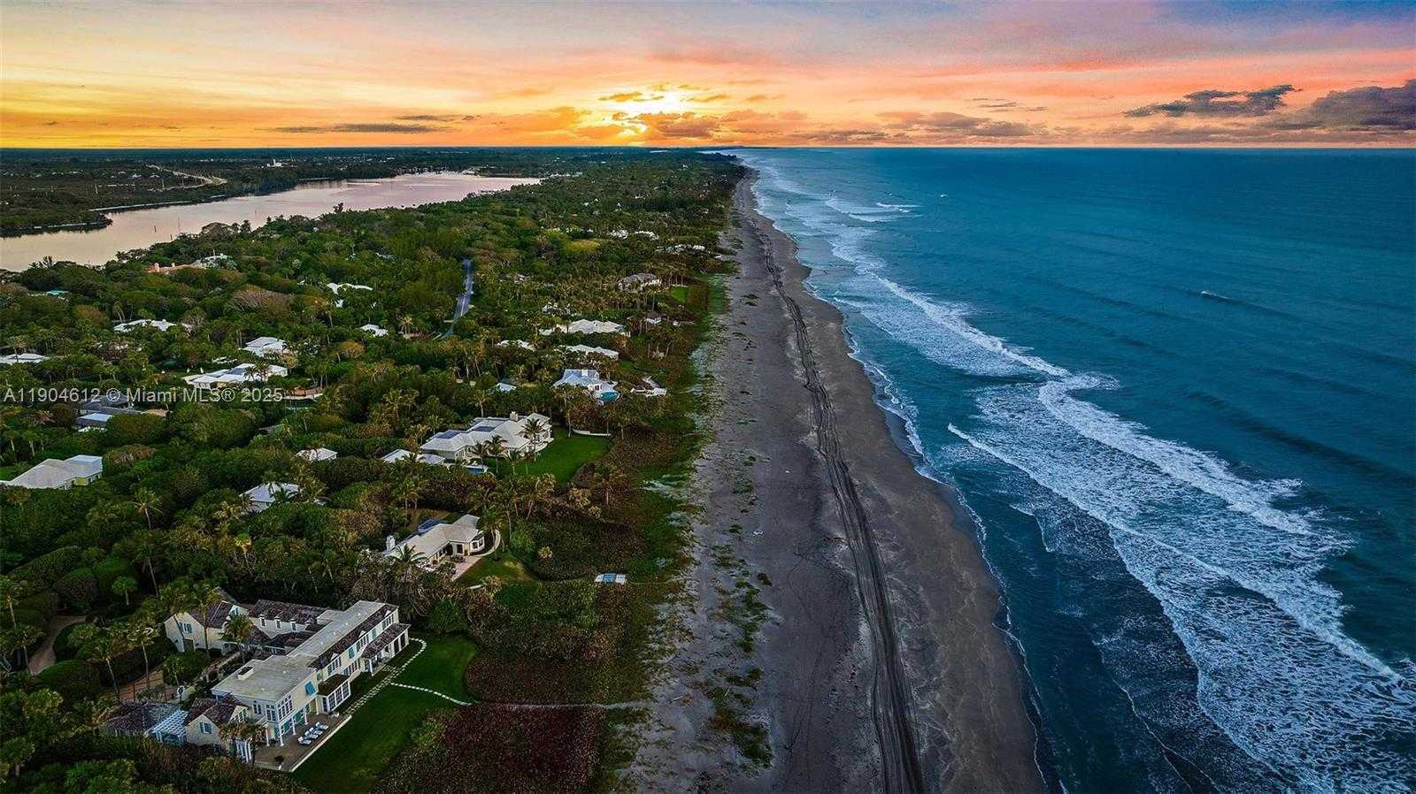 Small Image of 247 SOUTH BEACH RD, Jupiter Island Number 72