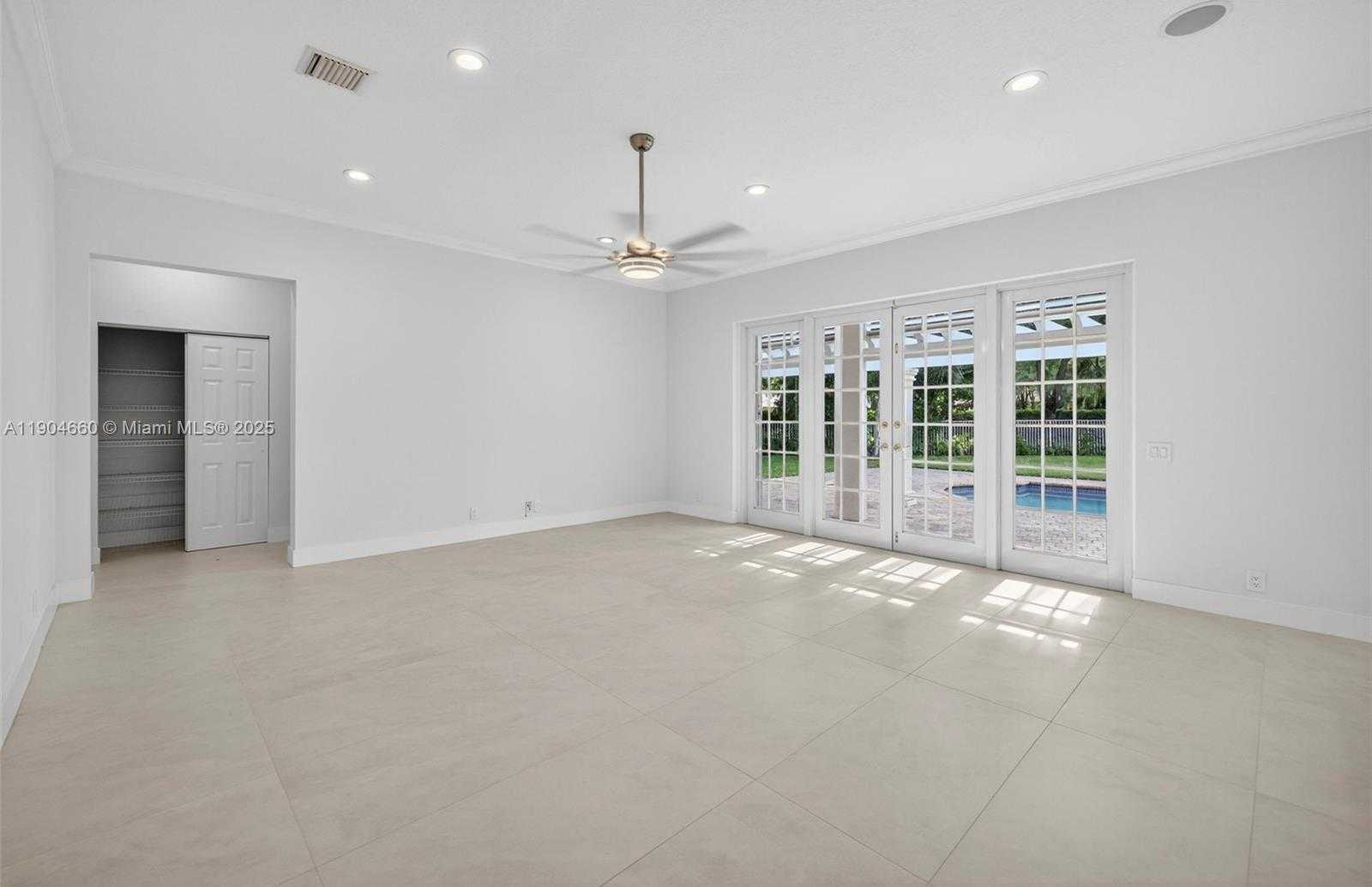 Small Image of 1781 HARBOR POINTE CIR, Weston Number 12
